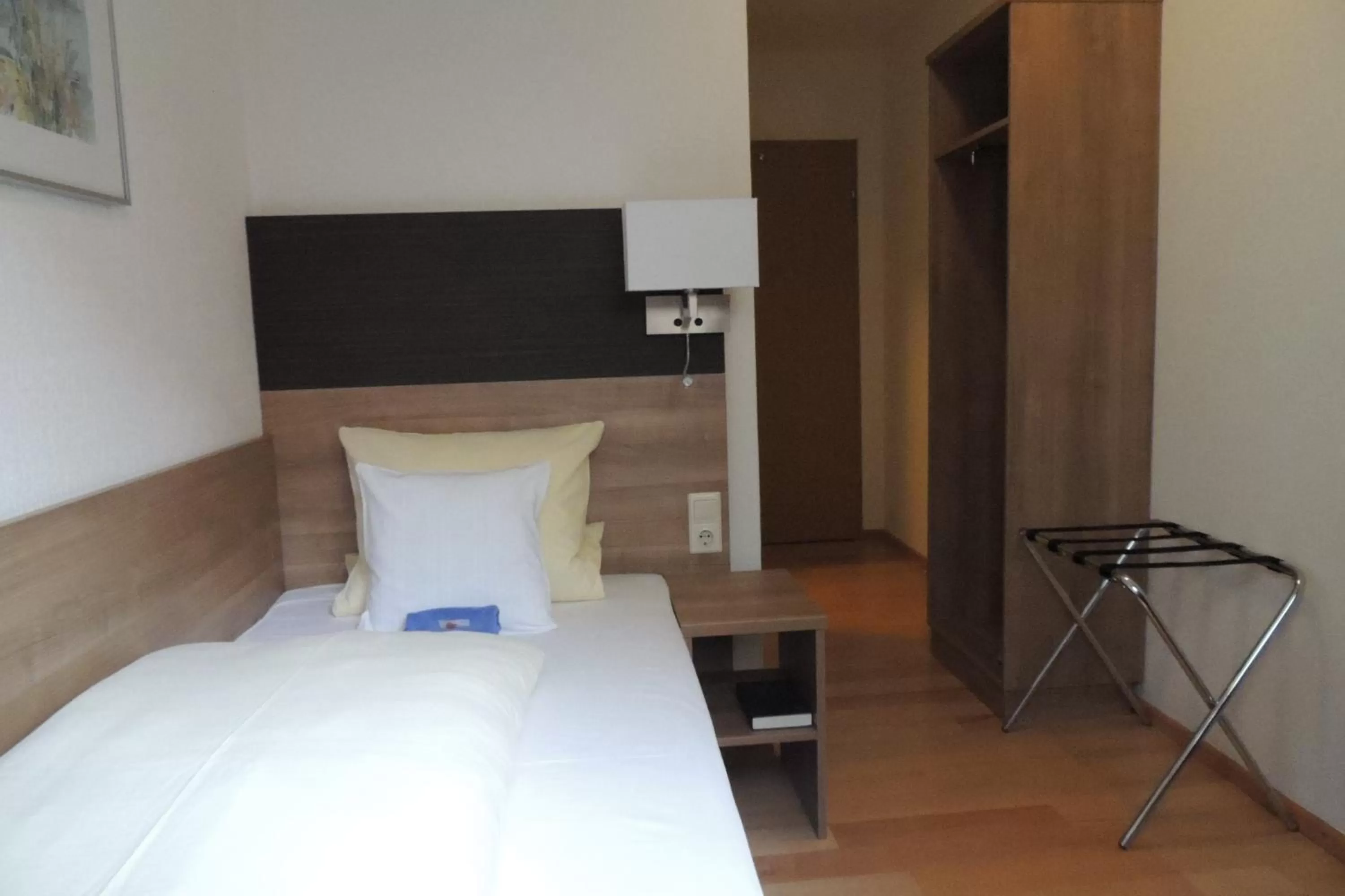 Photo of the whole room, Bed in Hotel-Gasthof Neue Post