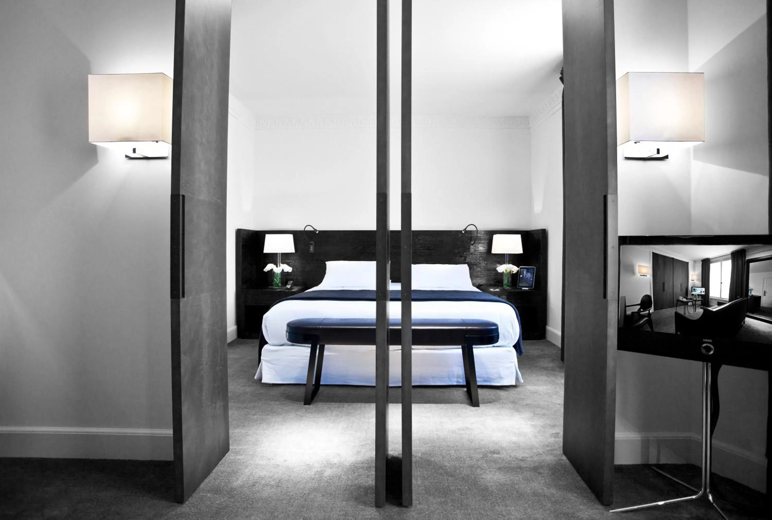 Photo of the whole room, Bed in Hotel Montalembert