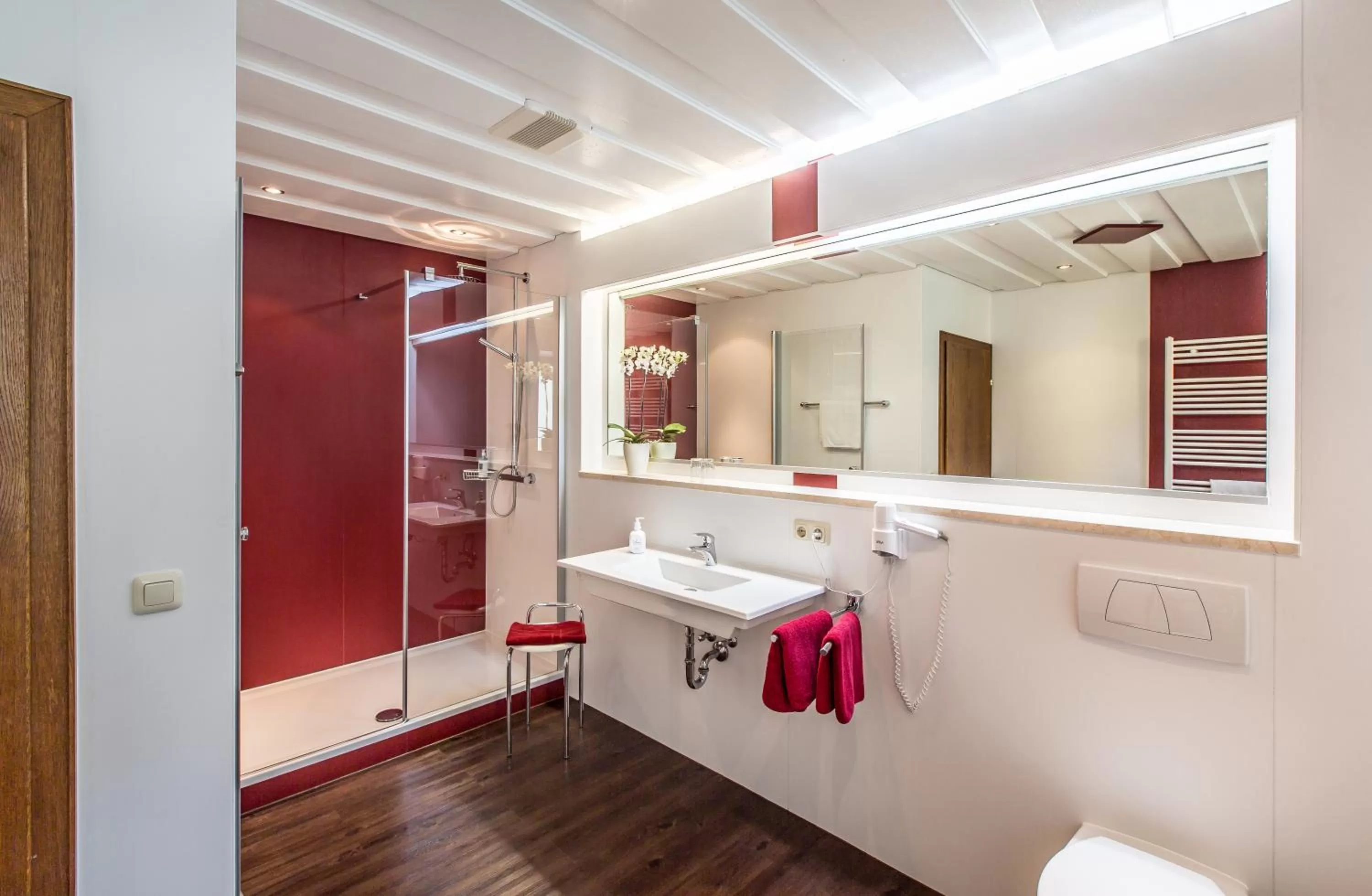 Bathroom in Landhotel Weißer Hahn