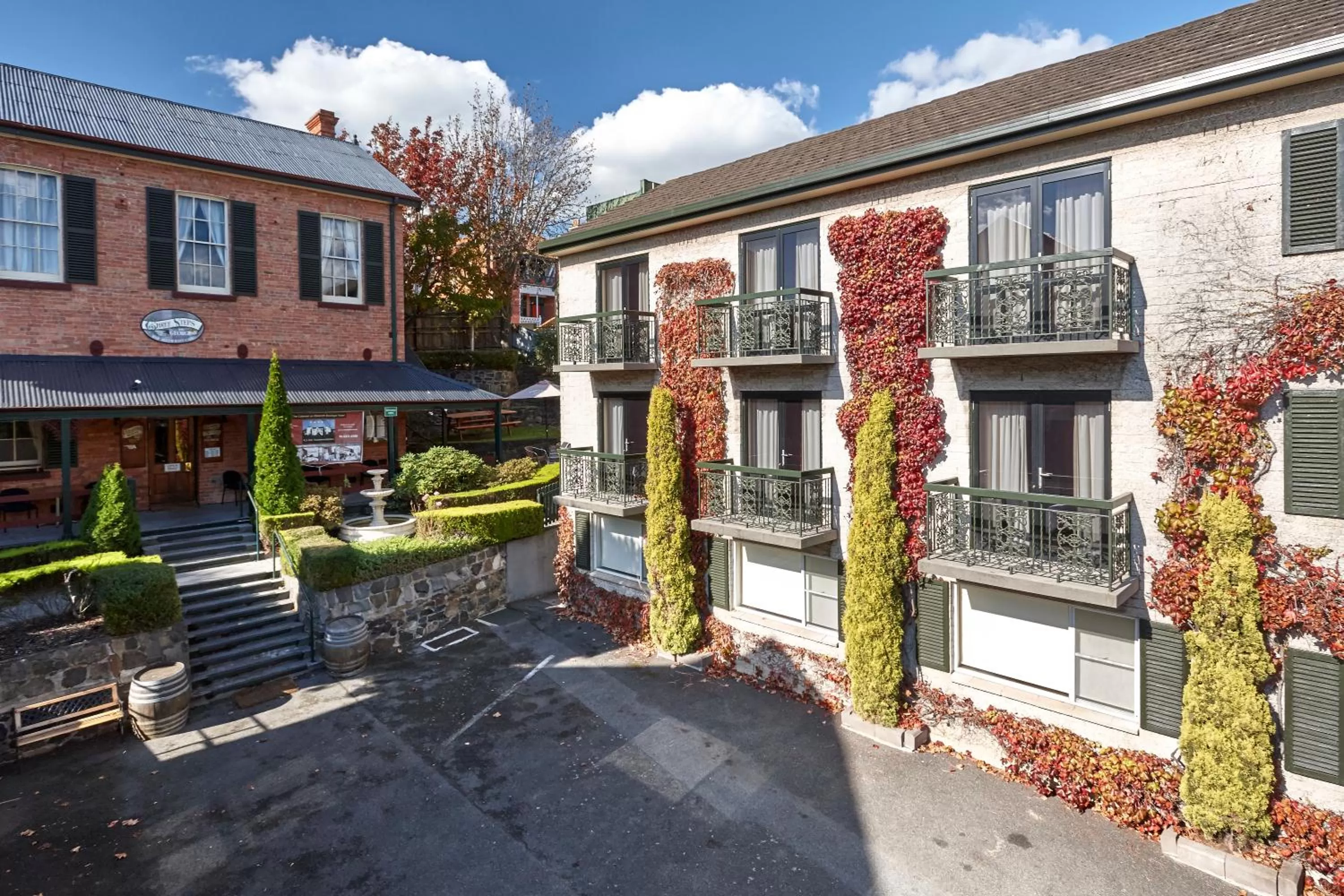 Property building in Quality Hotel Colonial Launceston