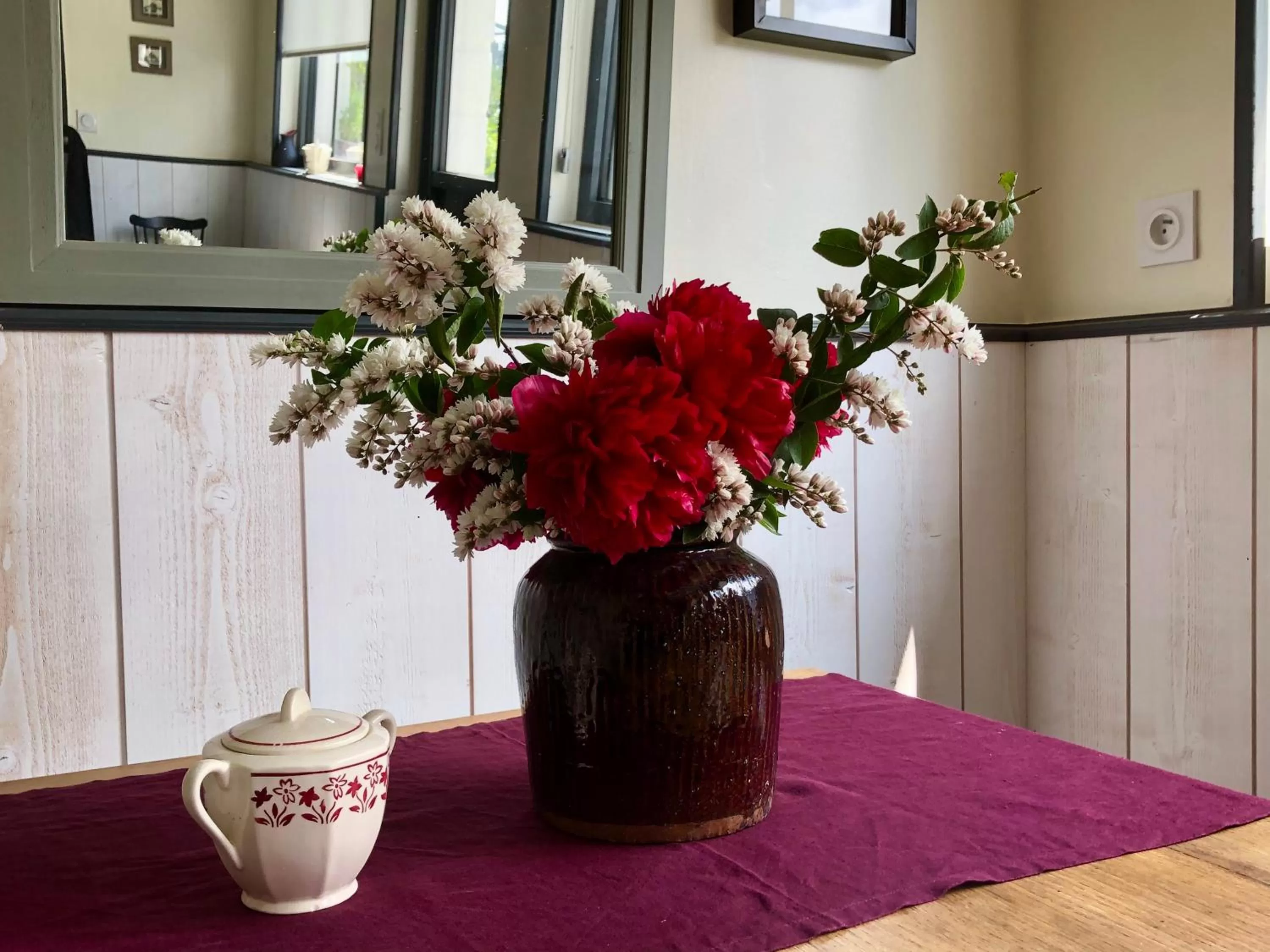 Dining area in Le Grenier du Jardin
