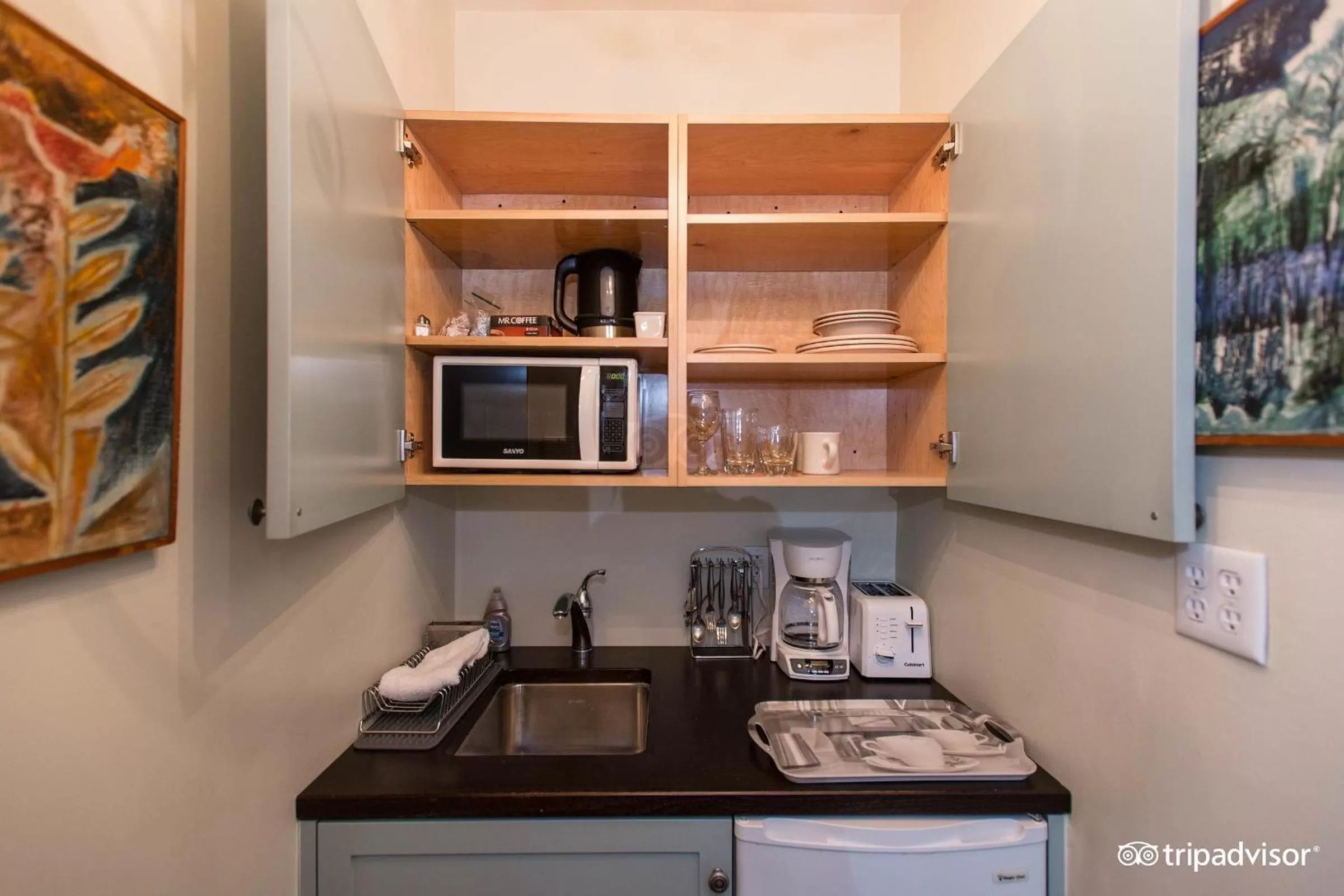 Kitchen or kitchenette in Incentra Village Hotel