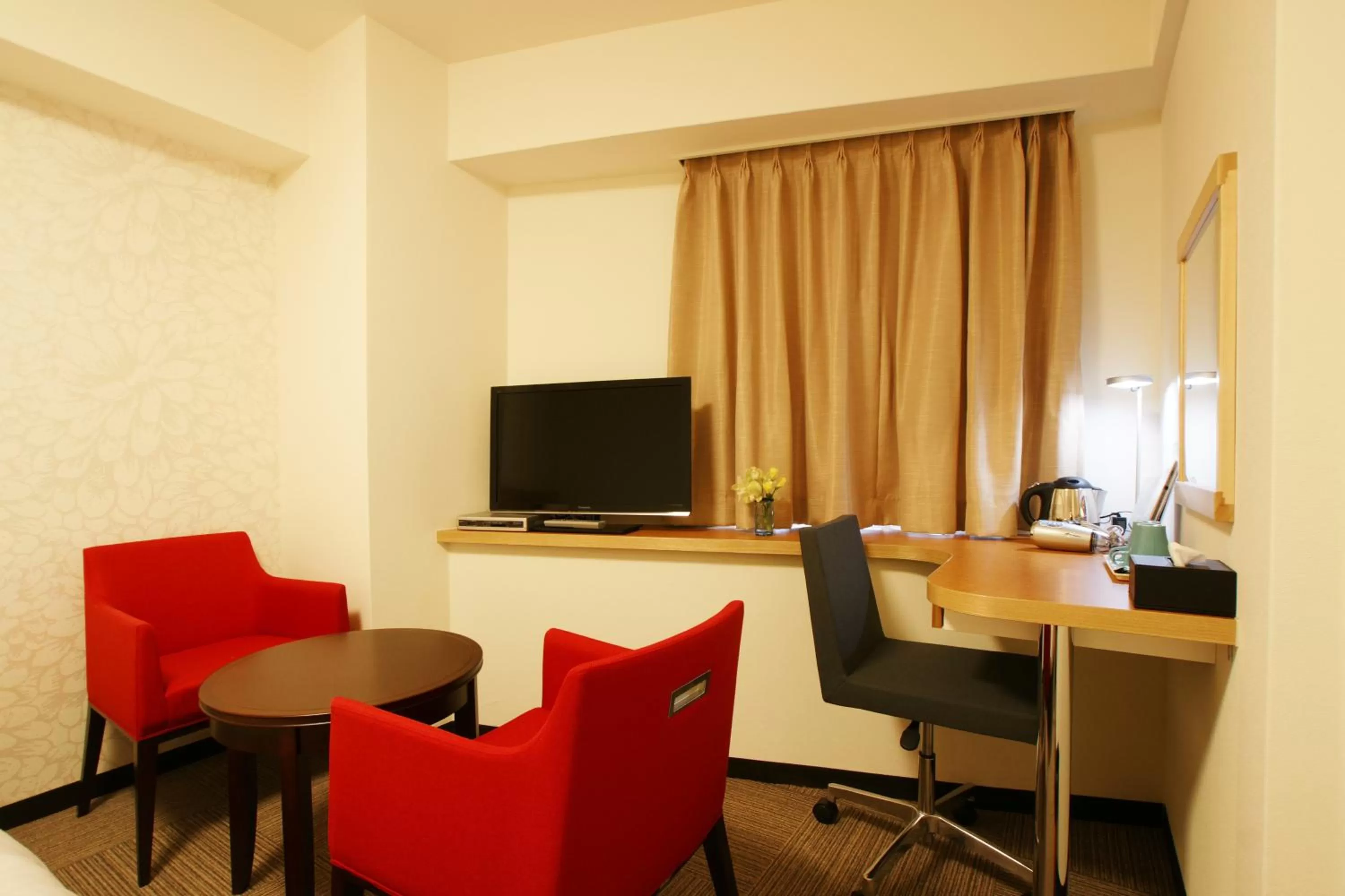 Seating area in Hotel Century Art