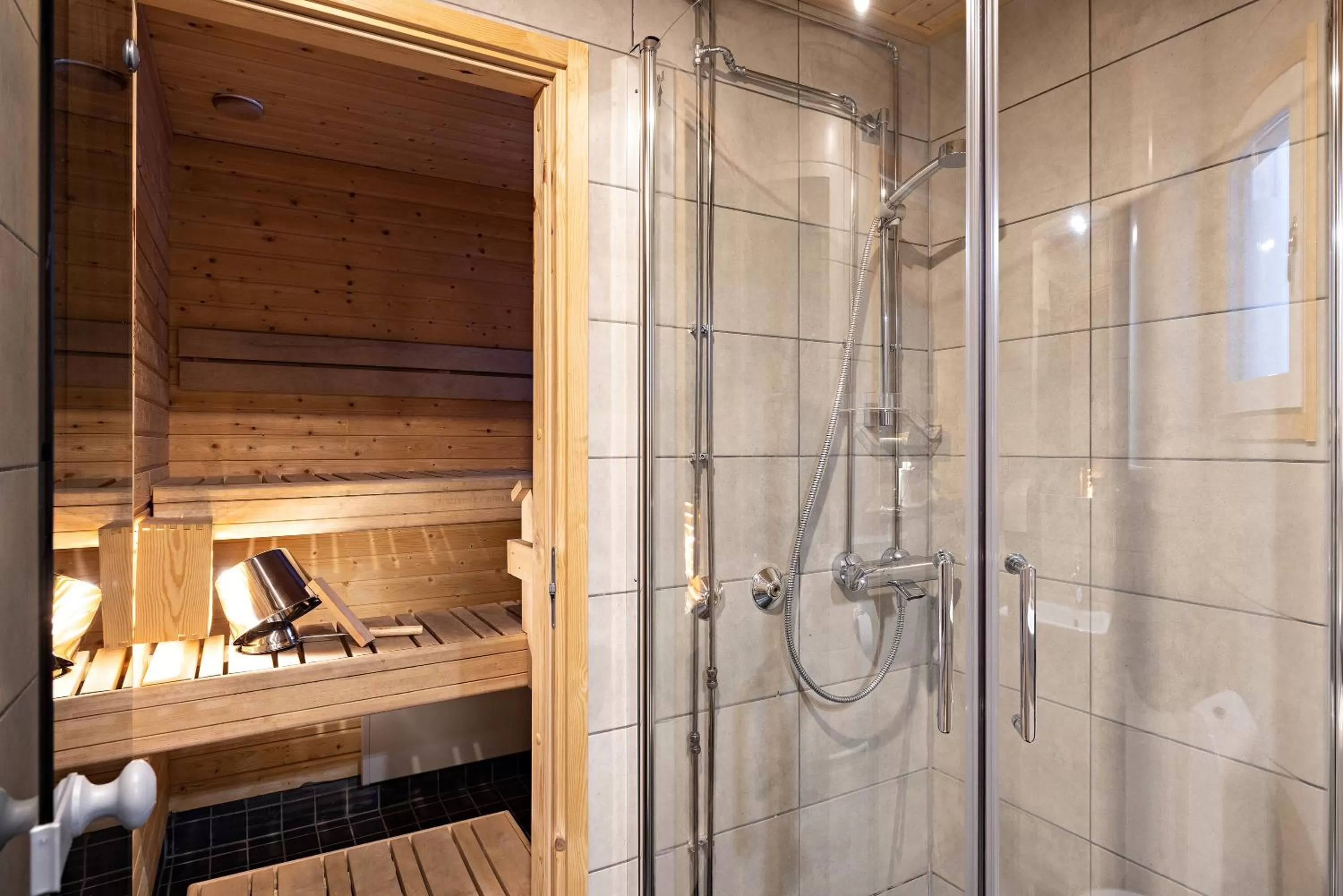 Bathroom in Arctic River Resort