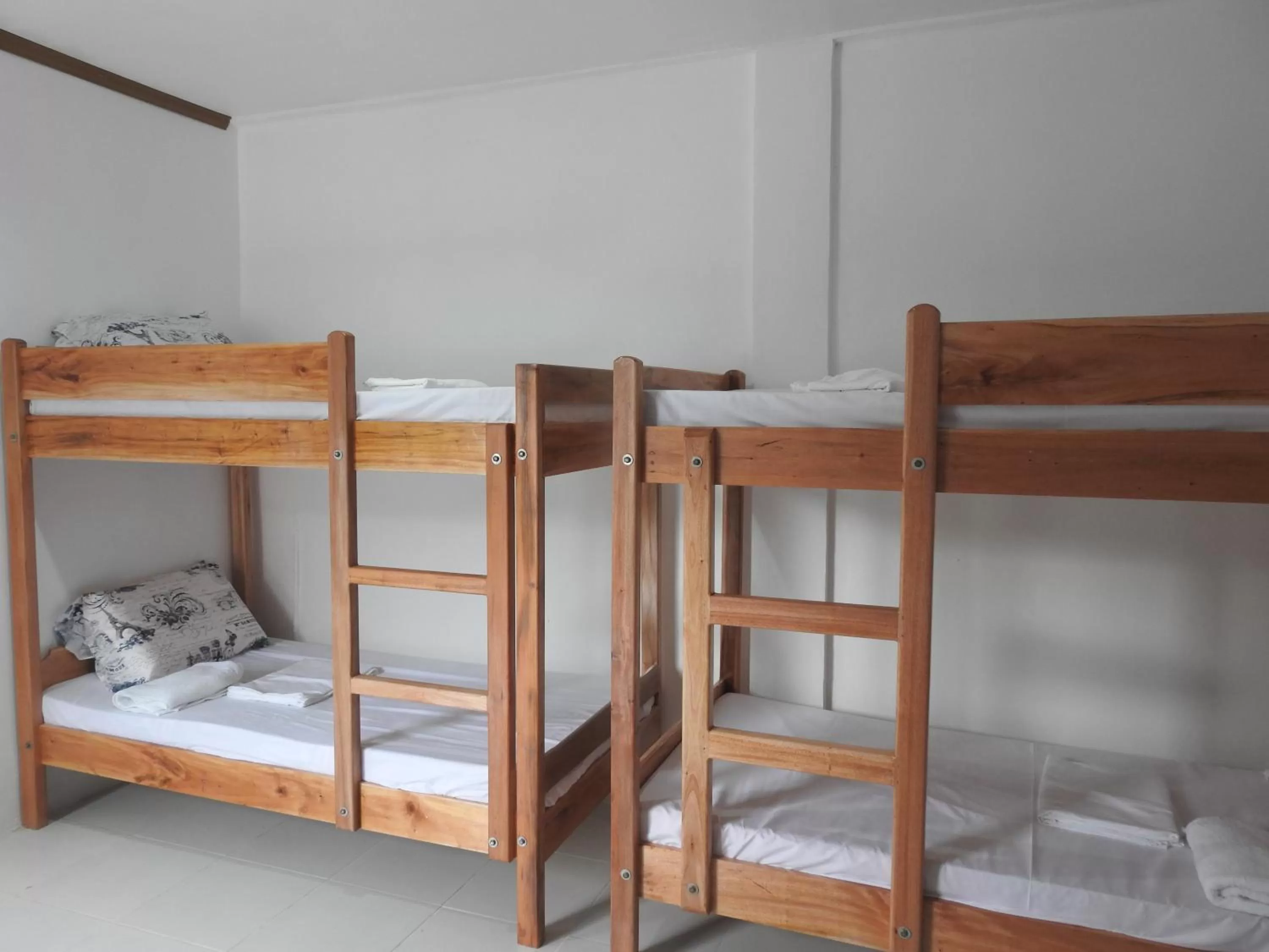 Bunk Bed in Pacifico Seaside Lodge