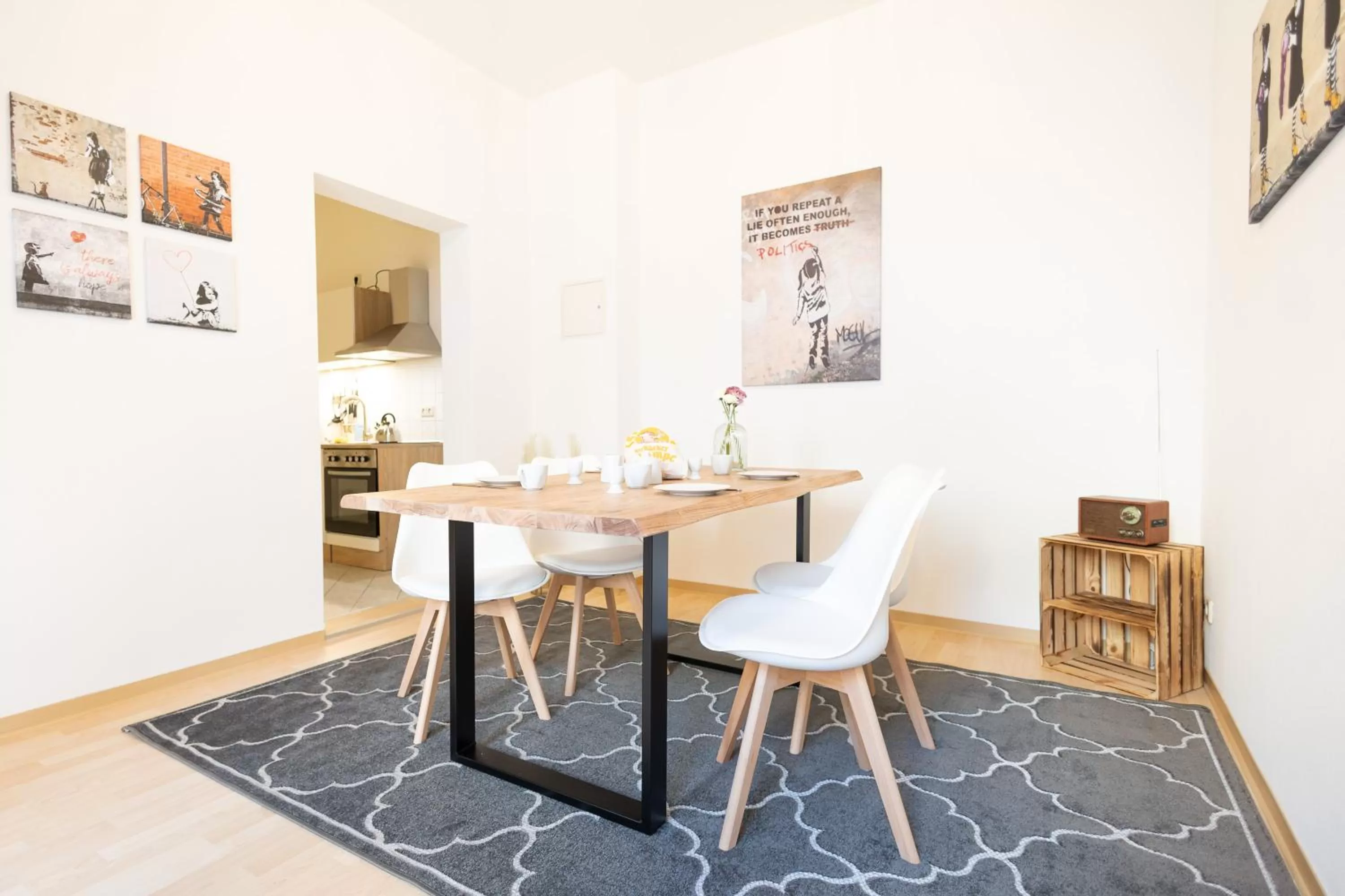 Dining area in Apartments an der Oper - Innenstadt - Zentral - Küche - Wifi - Powered by Ko-Living