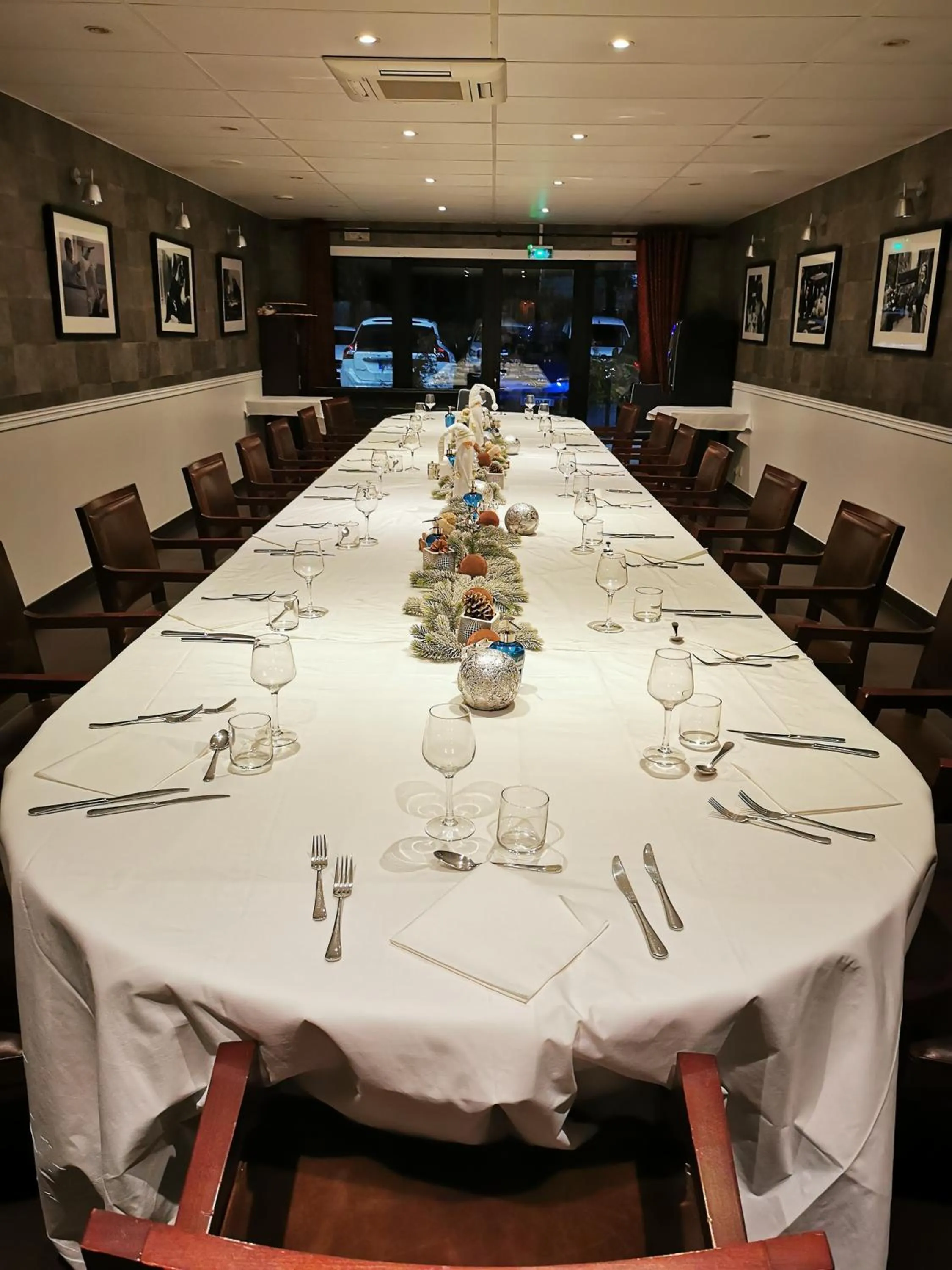 Restaurant/Places to Eat in Hotel Acadie Eragny ( ex Comfort Hotel)