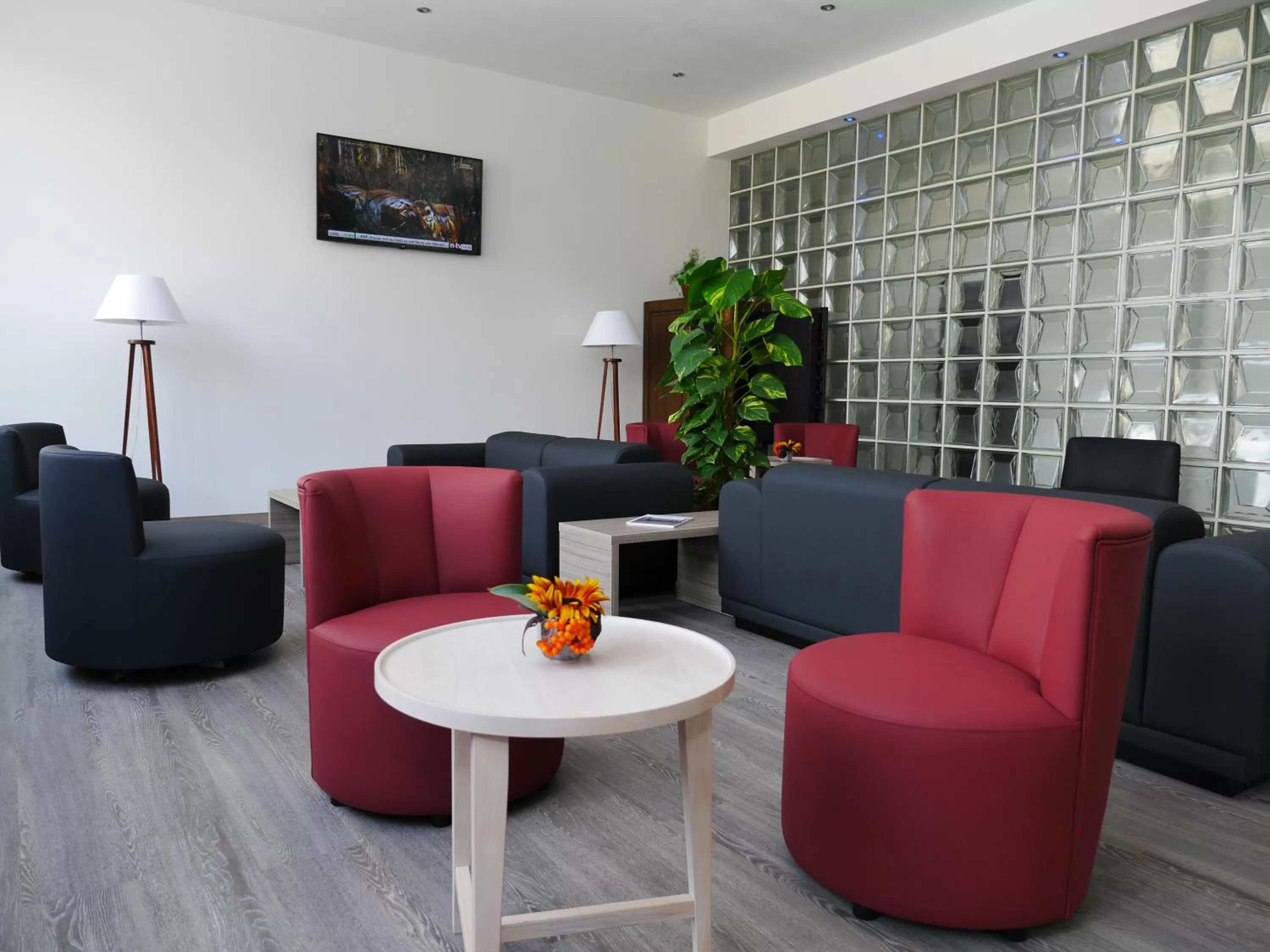 Lobby or reception in Ruhr Inn Hotel