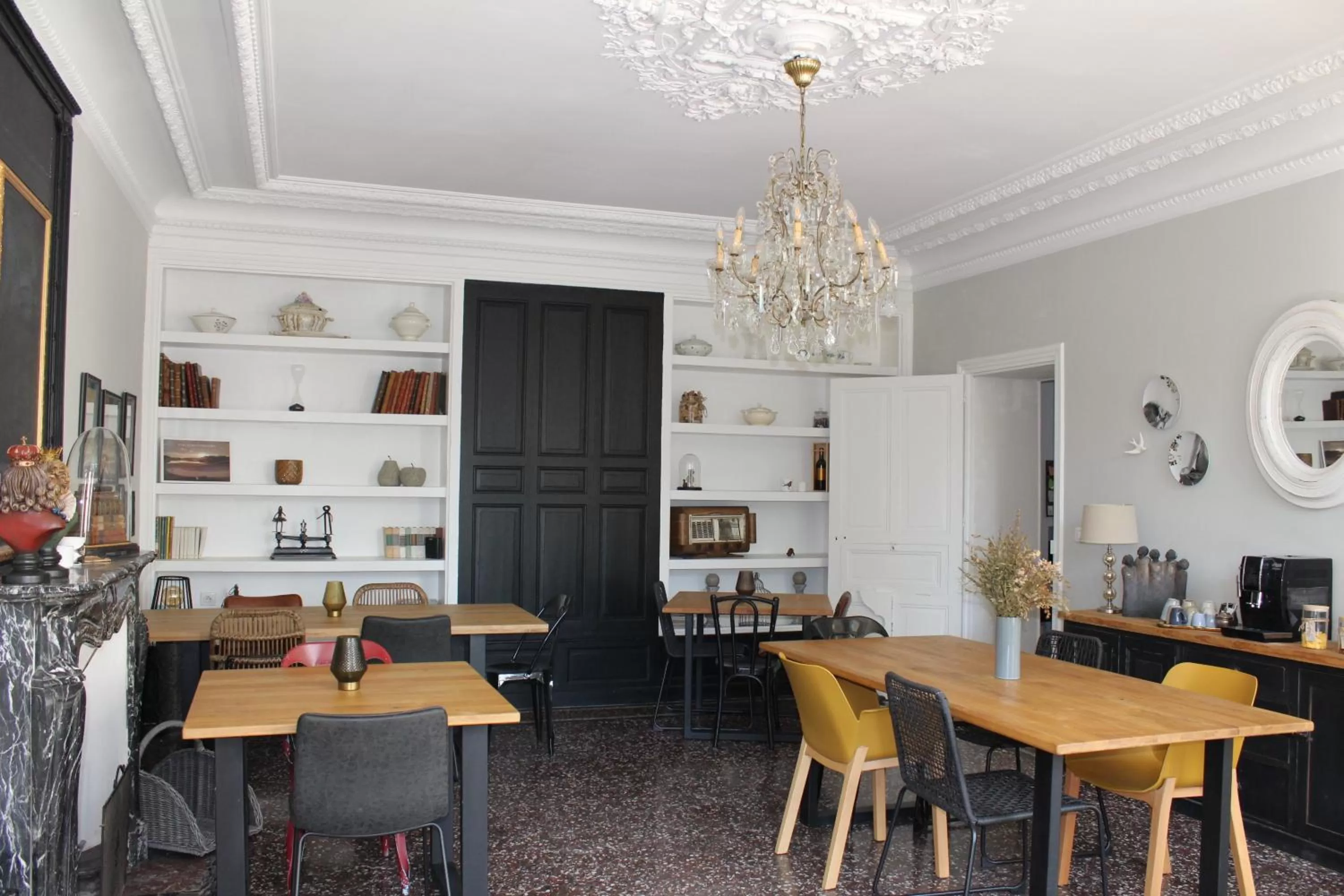 Restaurant/places to eat in La Grande Maison