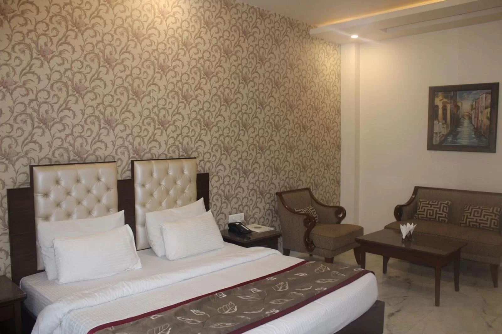 Photo of the whole room, Bed in Hotel Leela Grande