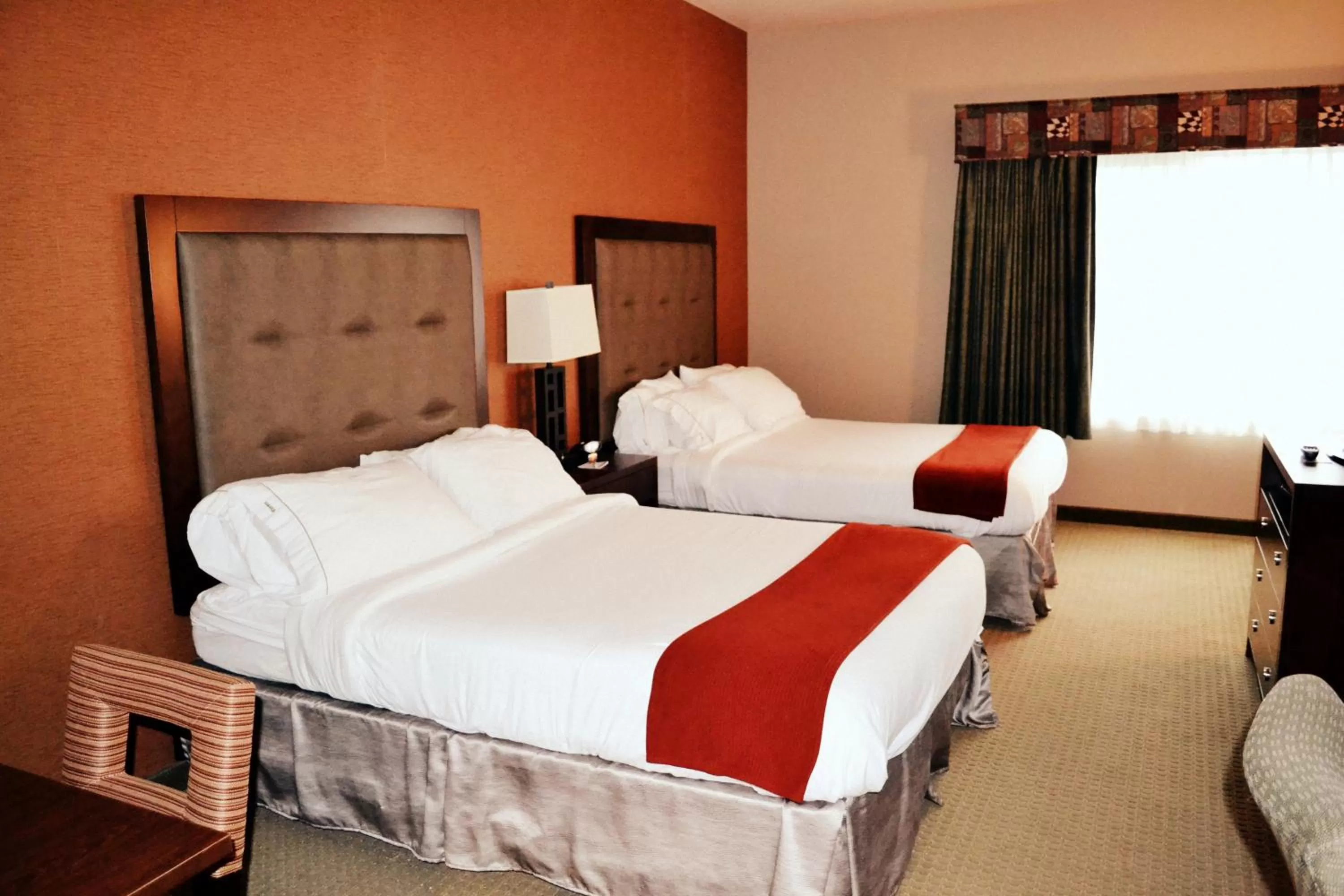 Photo of the whole room, Bed in Holiday Inn Express & Suites Bozeman West by IHG