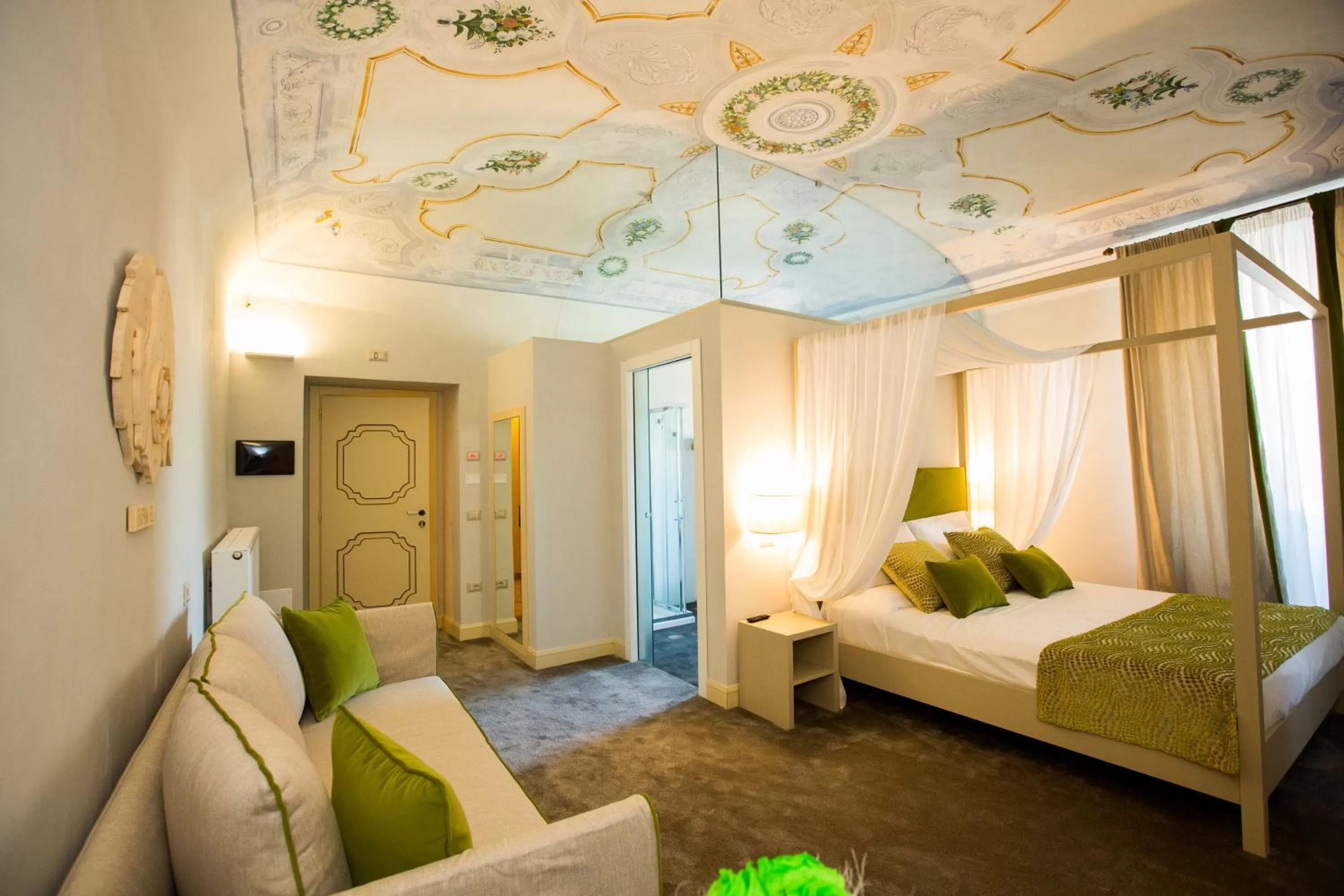 Photo of the whole room, Bed in Palazzo Franceschini