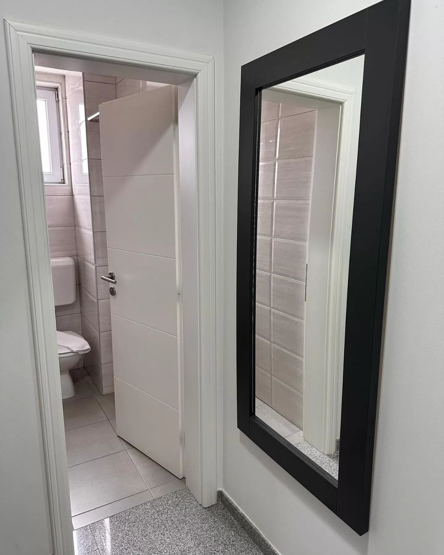 Toilet in Motel Centar