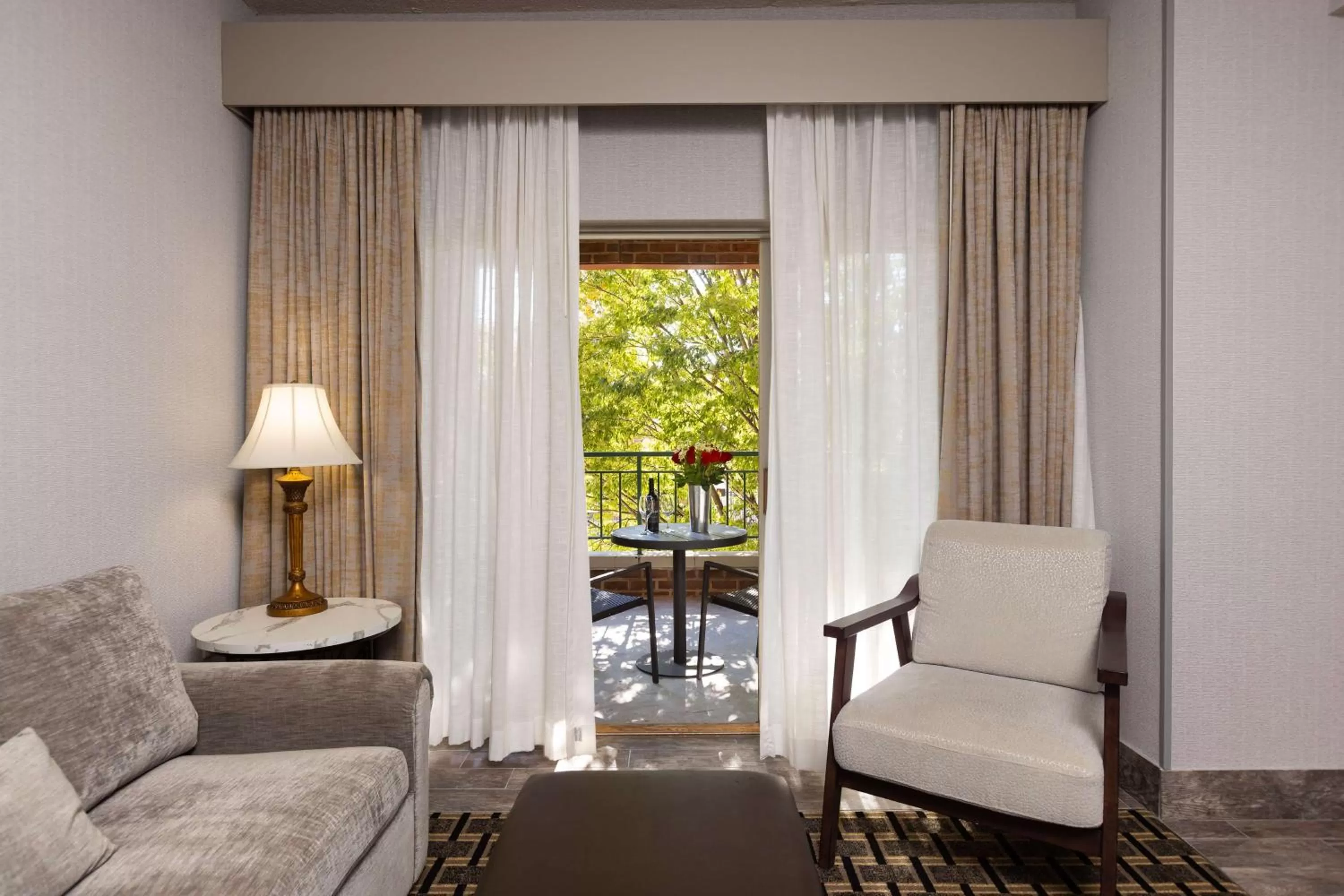 Living room in Inn at the Colonnade Baltimore - A DoubleTree by Hilton Hotel