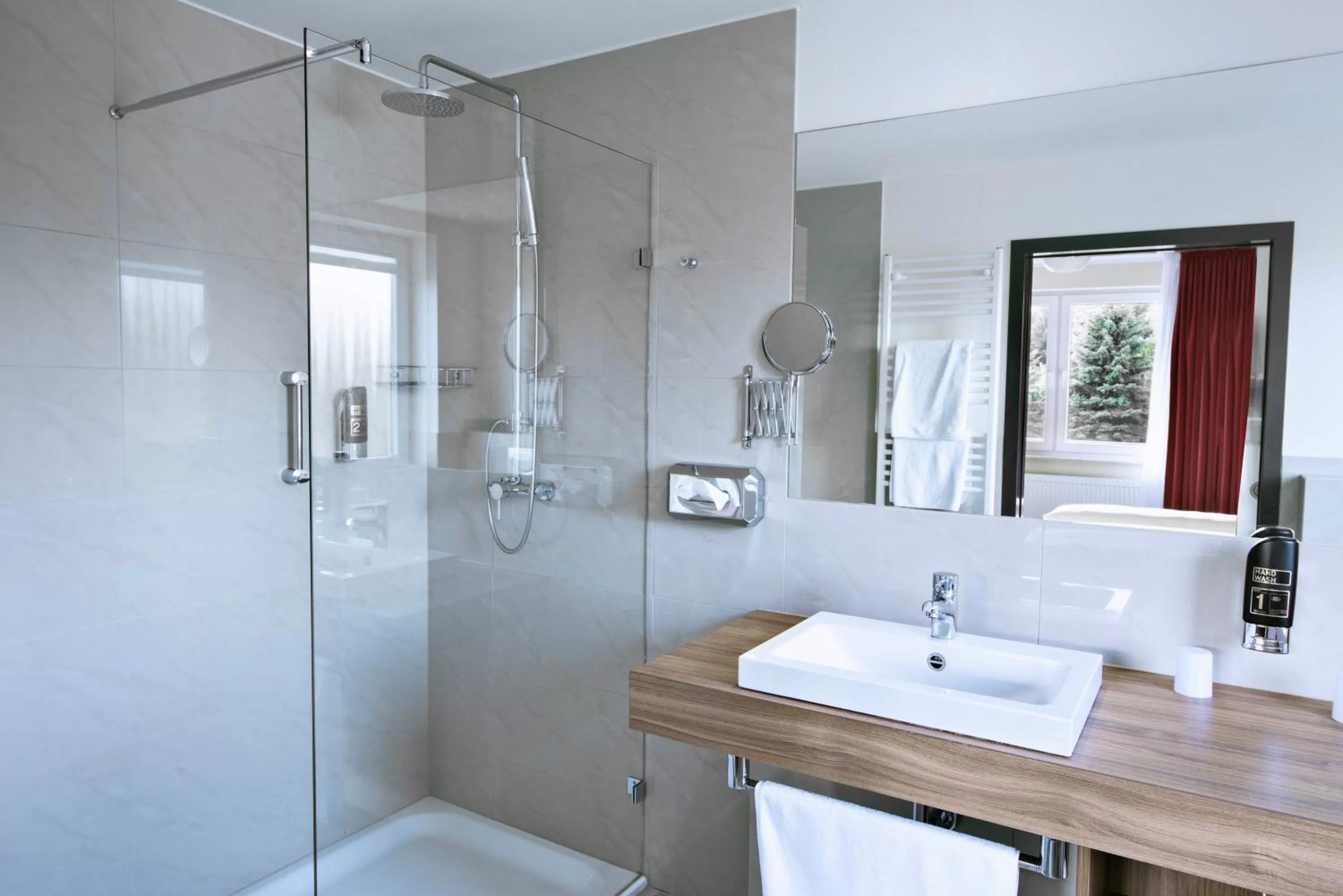 Bathroom in Best Western Hotel Brunnenhof