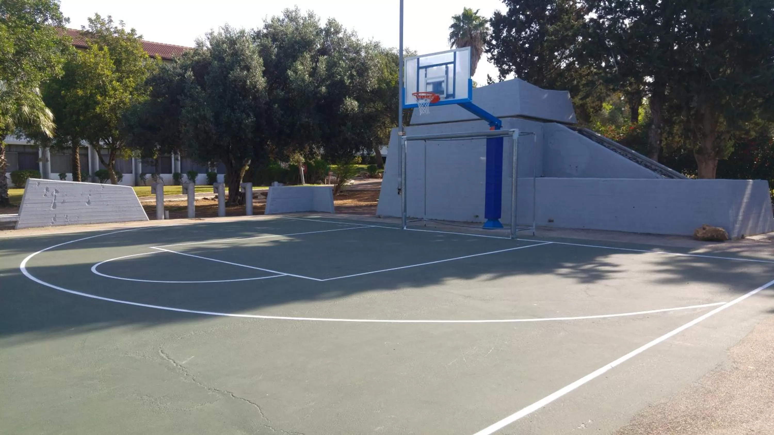 Business facilities in Eden Inn