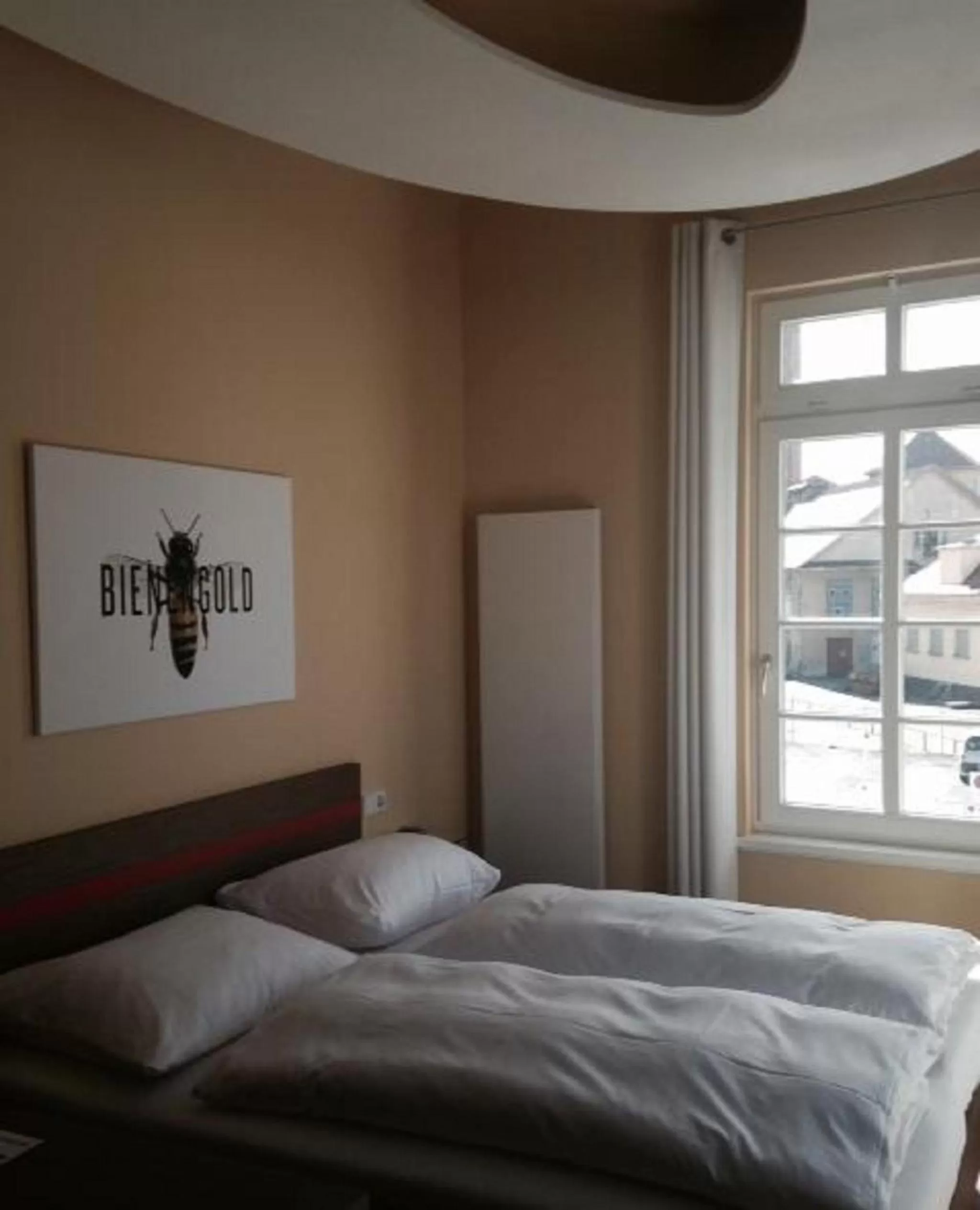 Bedroom, Bed in Achtender