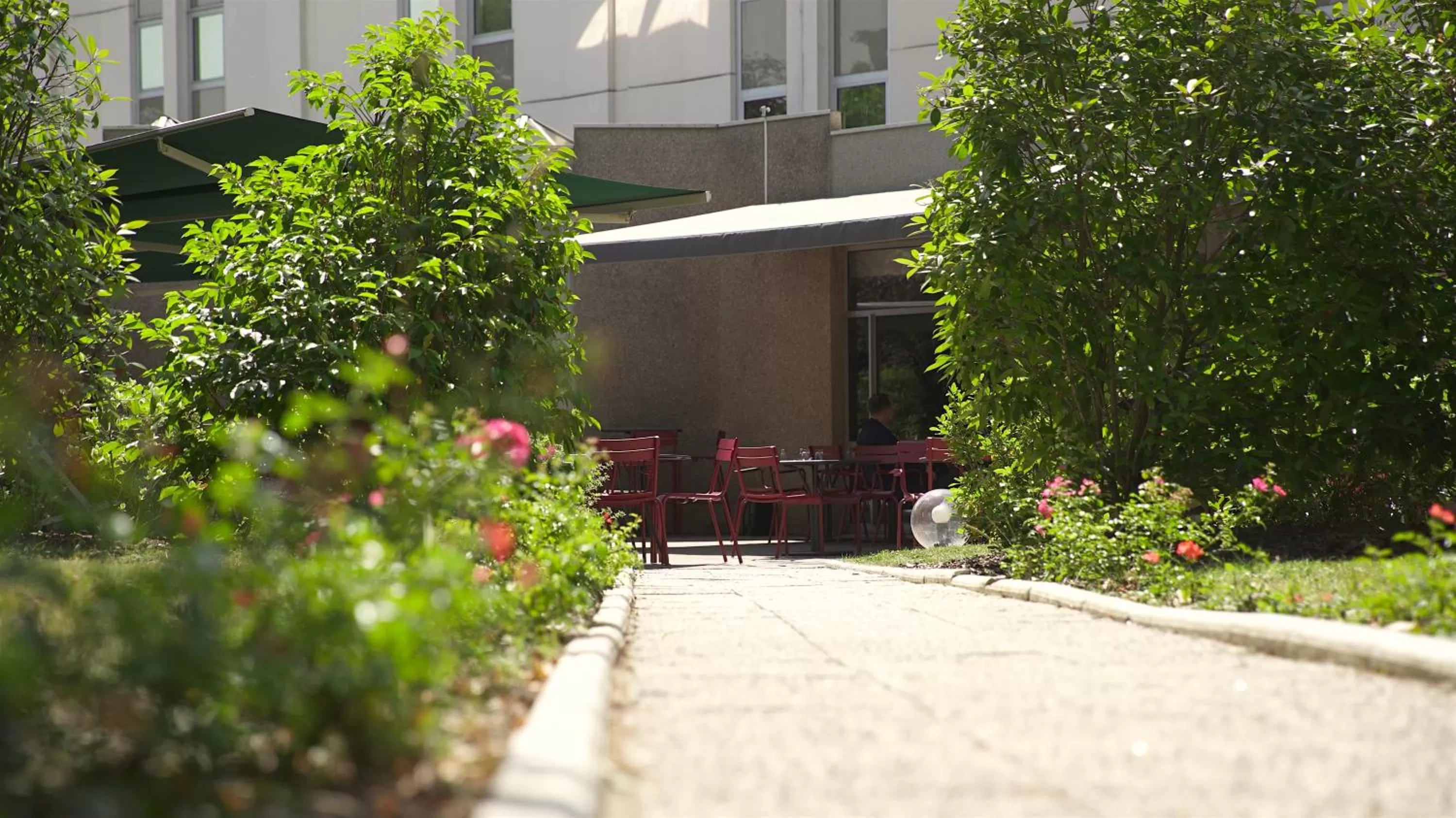 Garden in Mercure Paris Roissy CDG