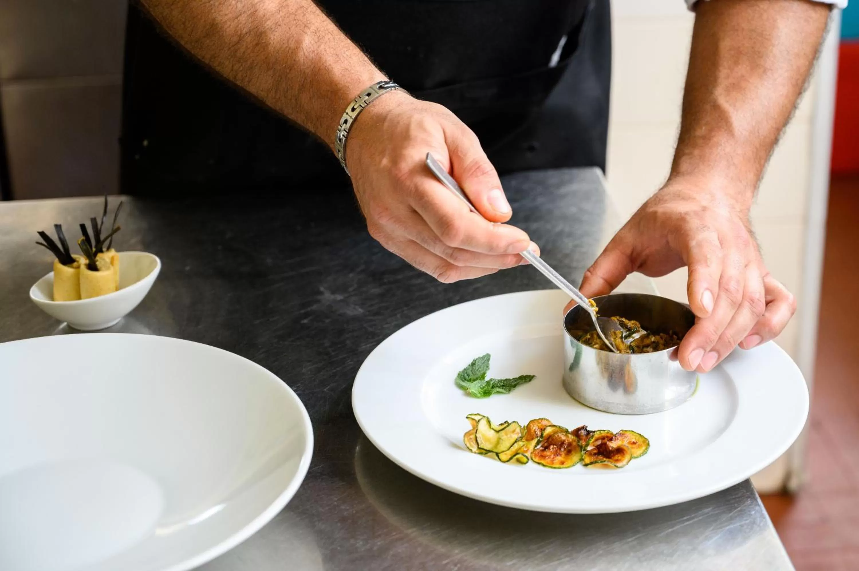 Restaurant/places to eat in Hotel Palace