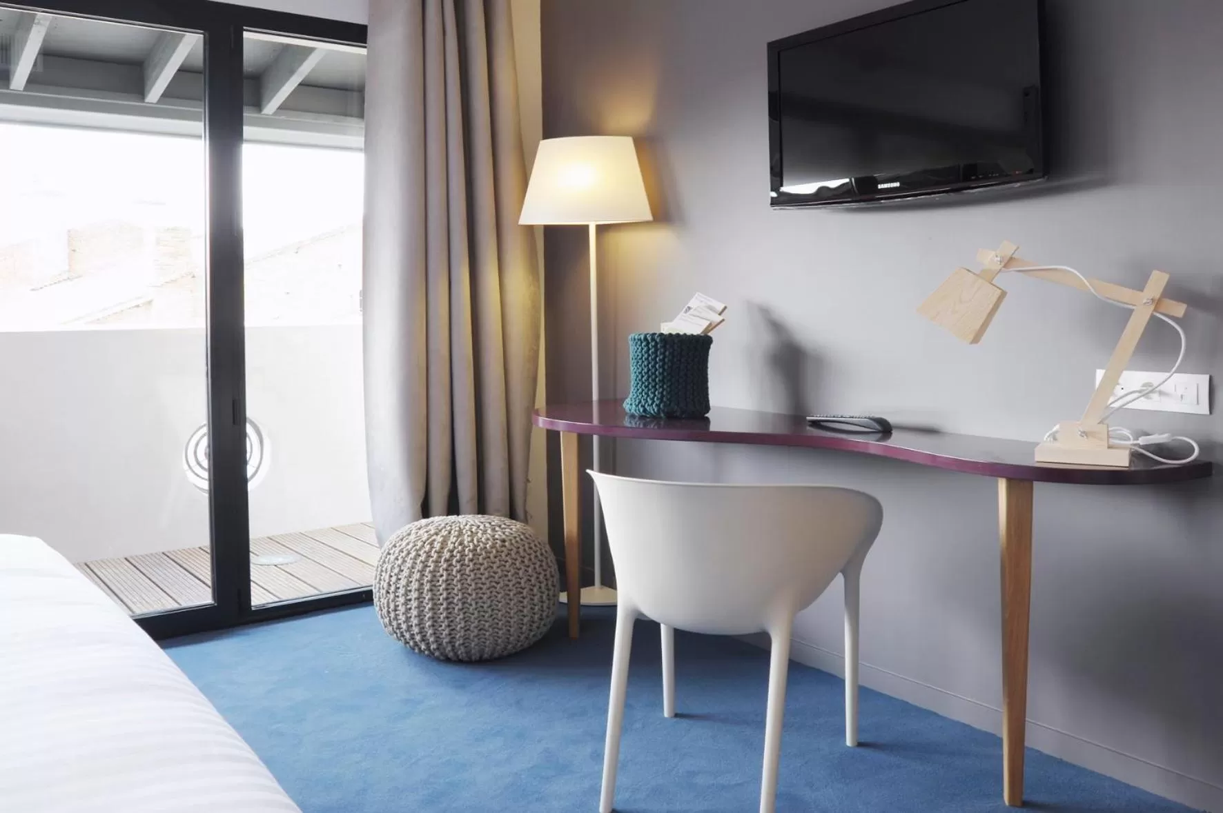 Seating area, Bed in L’Échappée Belle