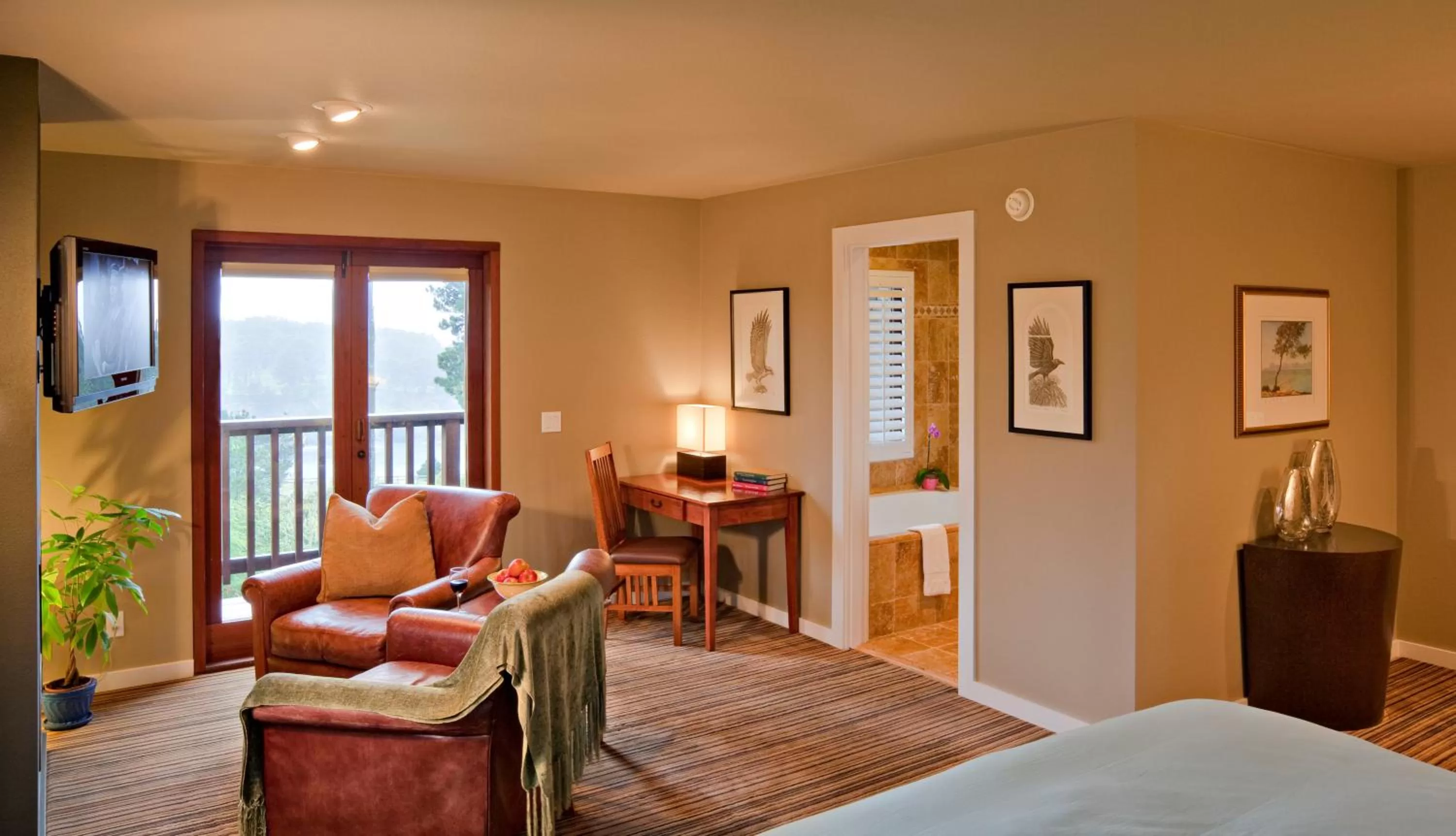 Shower, Bed in Brewery Gulch Inn & Spa