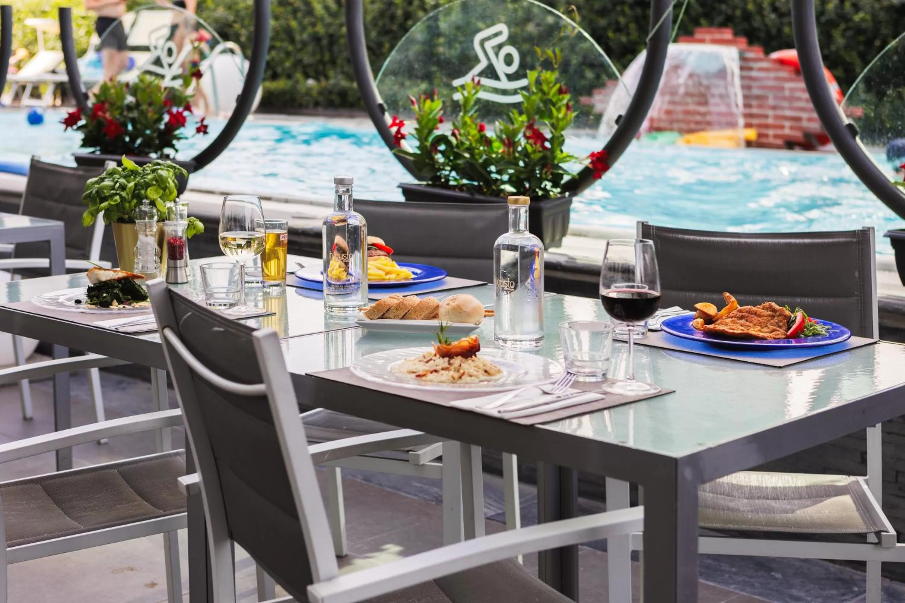 Restaurant/places to eat in iH Hotels Milano Lorenteggio