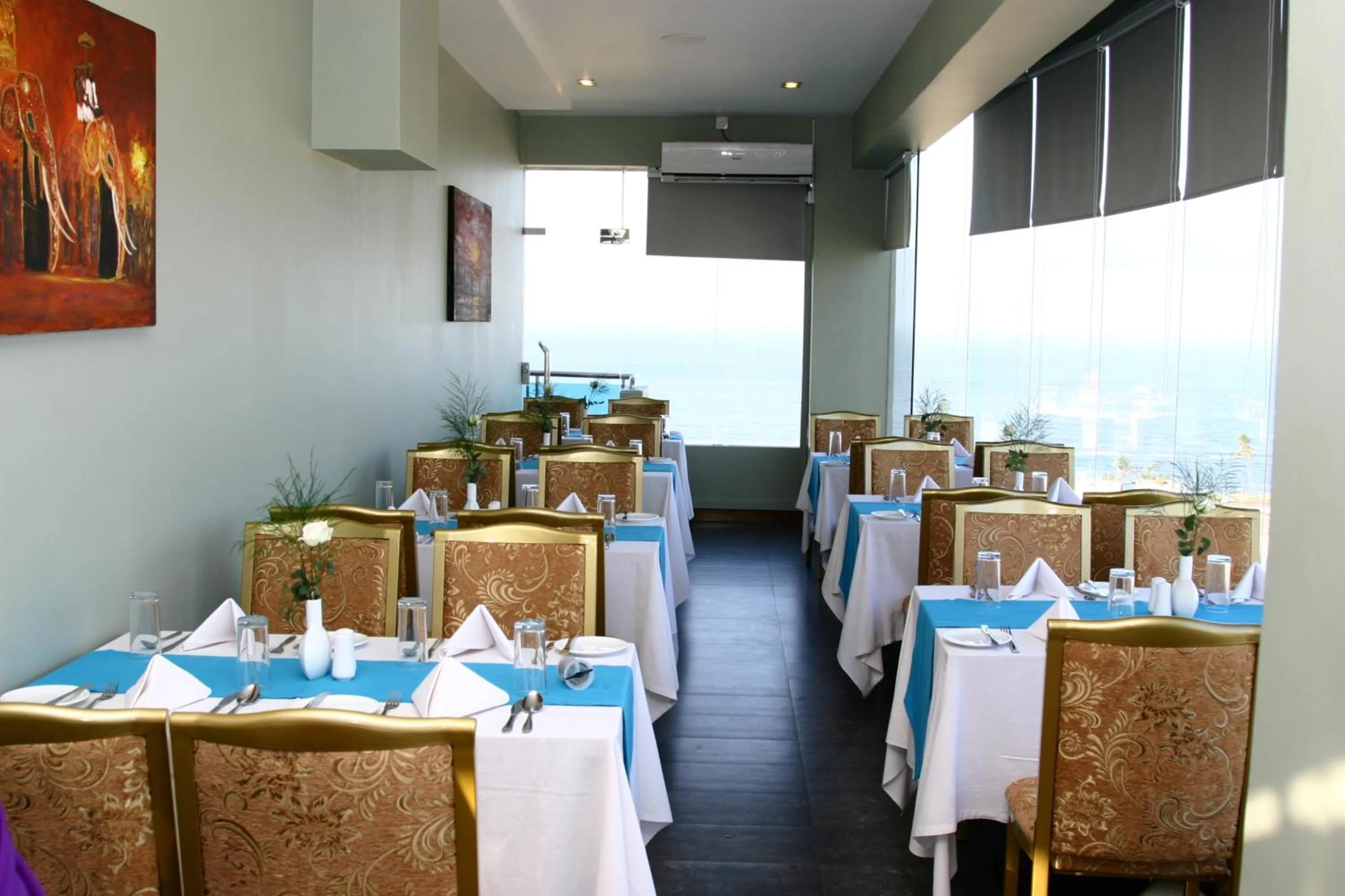 Restaurant/places to eat in Supun Arcade Residency