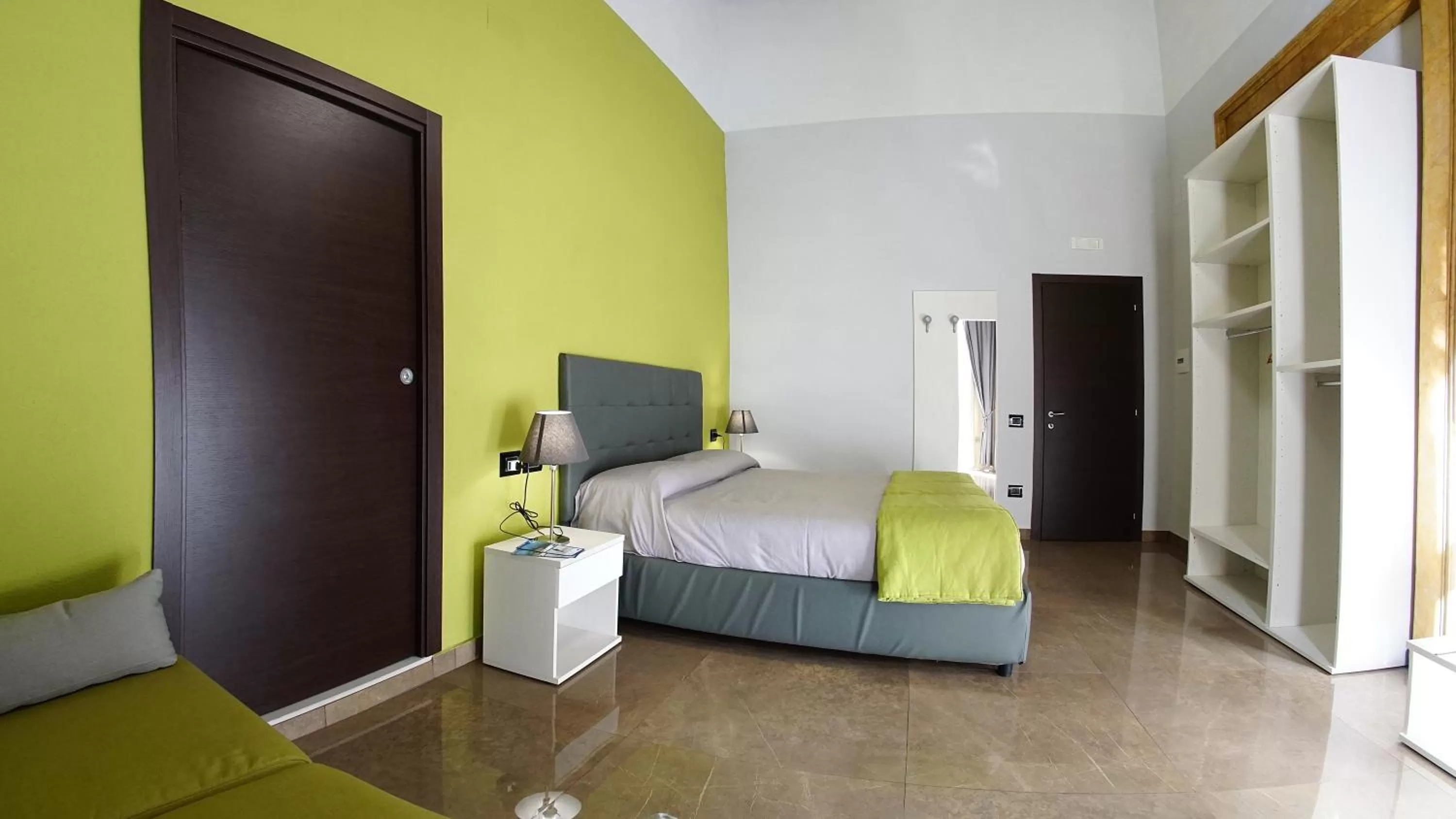 Photo of the whole room, Bed in Beverello Suite