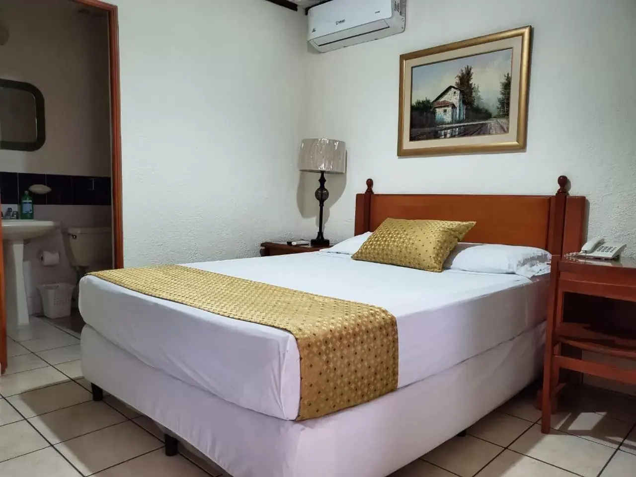 Standard Double Room in Hotel Villa Serena Escalon Standard Double Room in Hotel Villa Serena Escalon