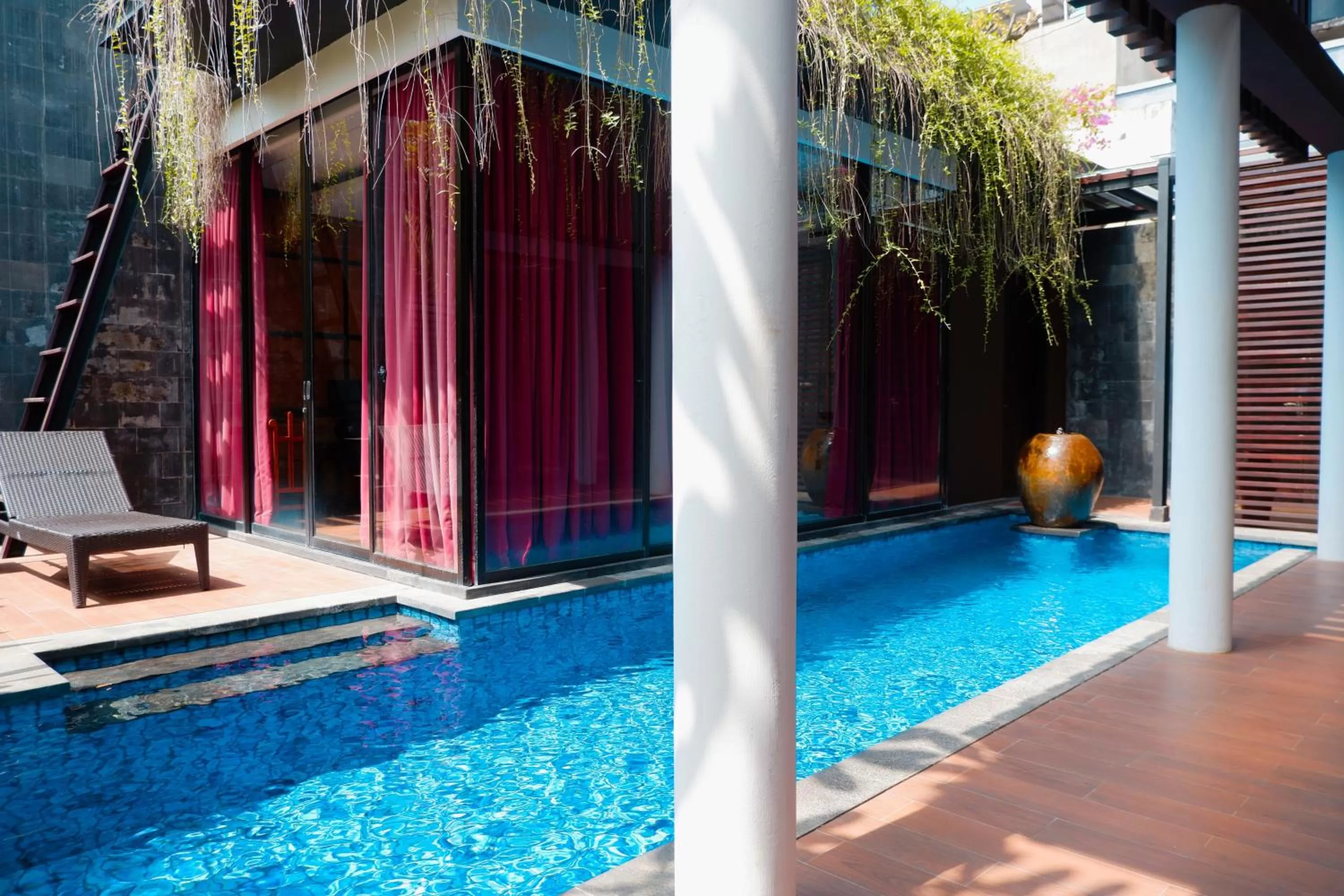 Swimming pool in Puri Hiromi Boutique Residence