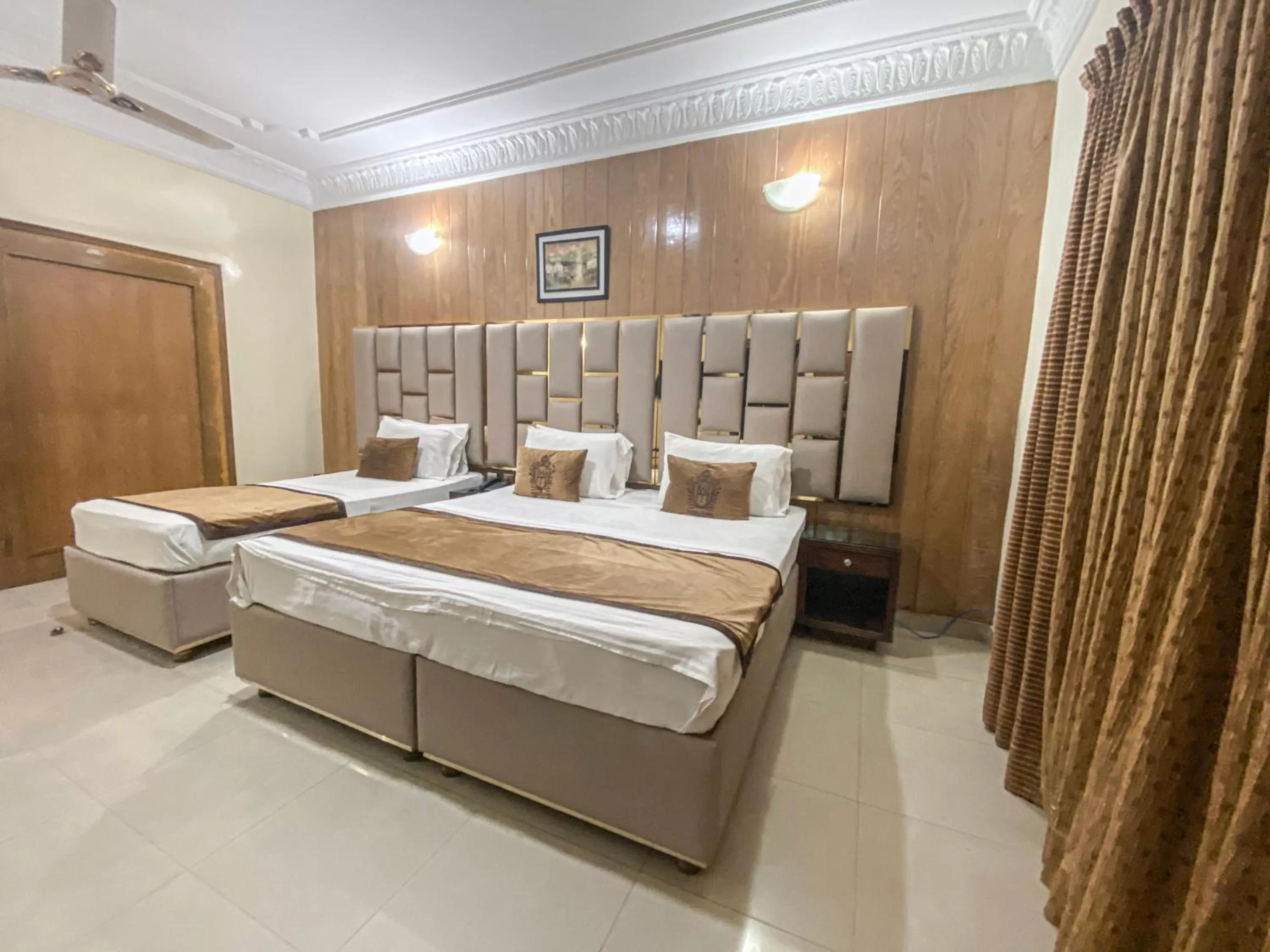 Bed in World Inn Karachi