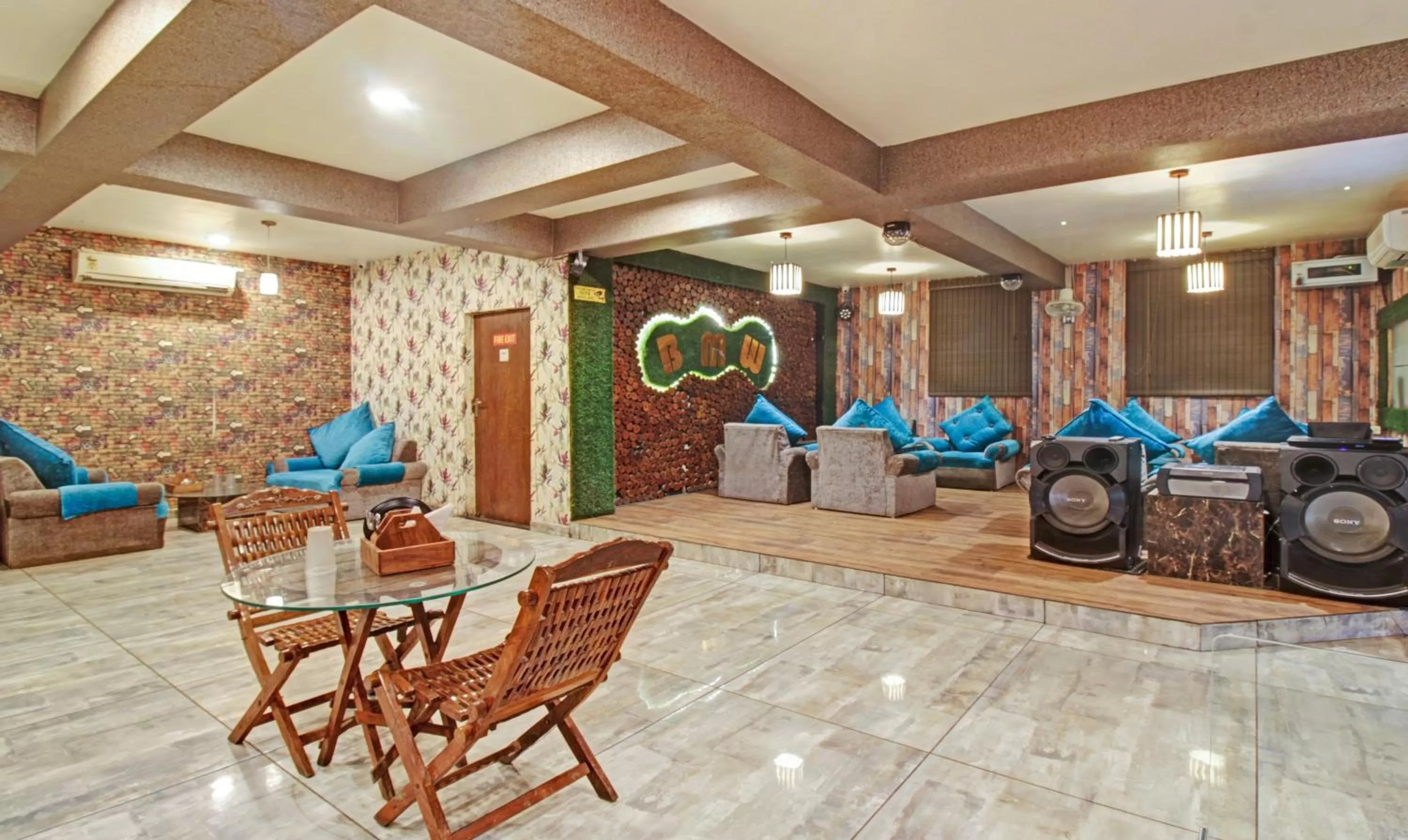 Seating area in Treebo The Boss