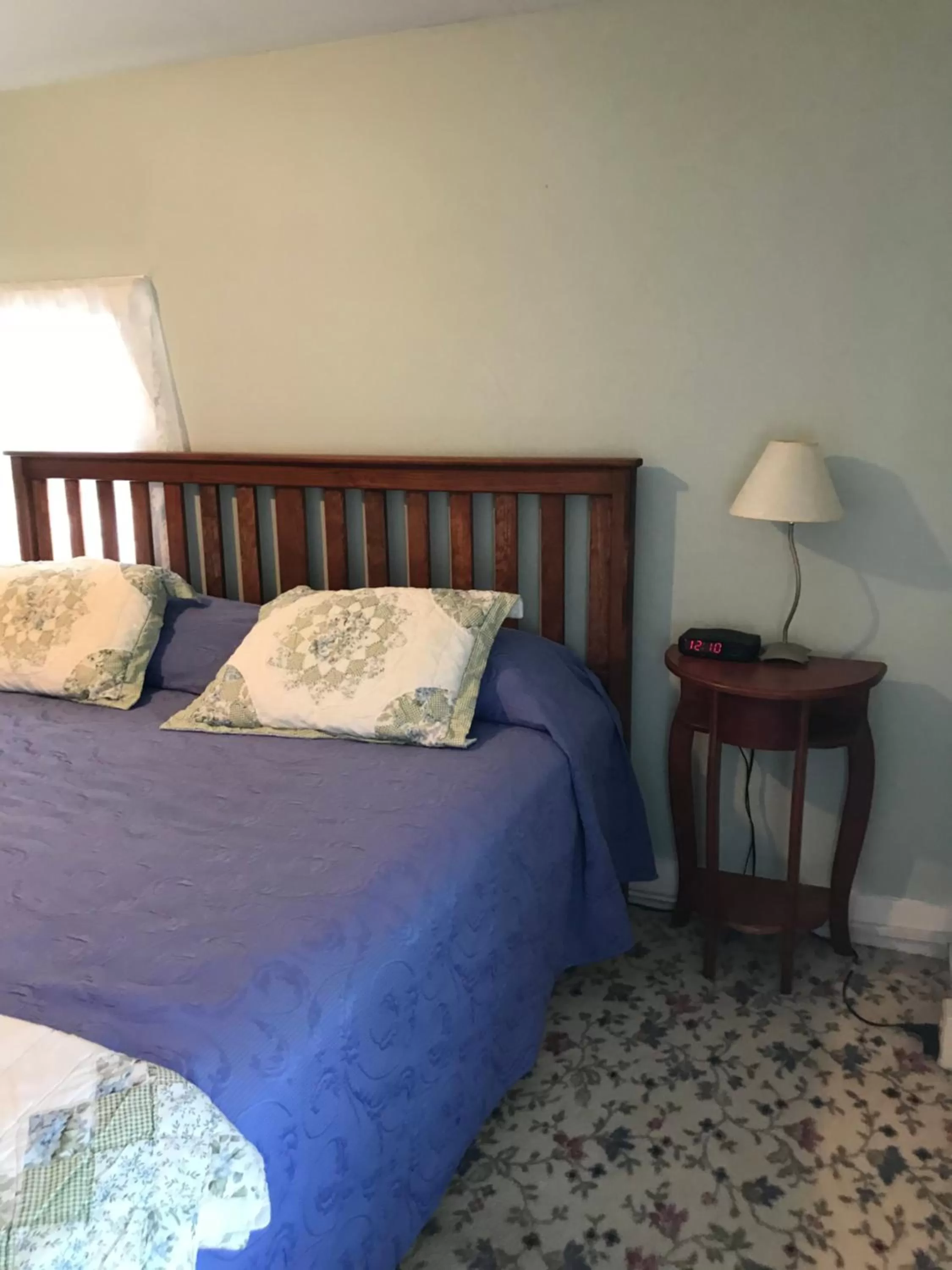 Bed in Maple Hill Farm Bed & Breakfast