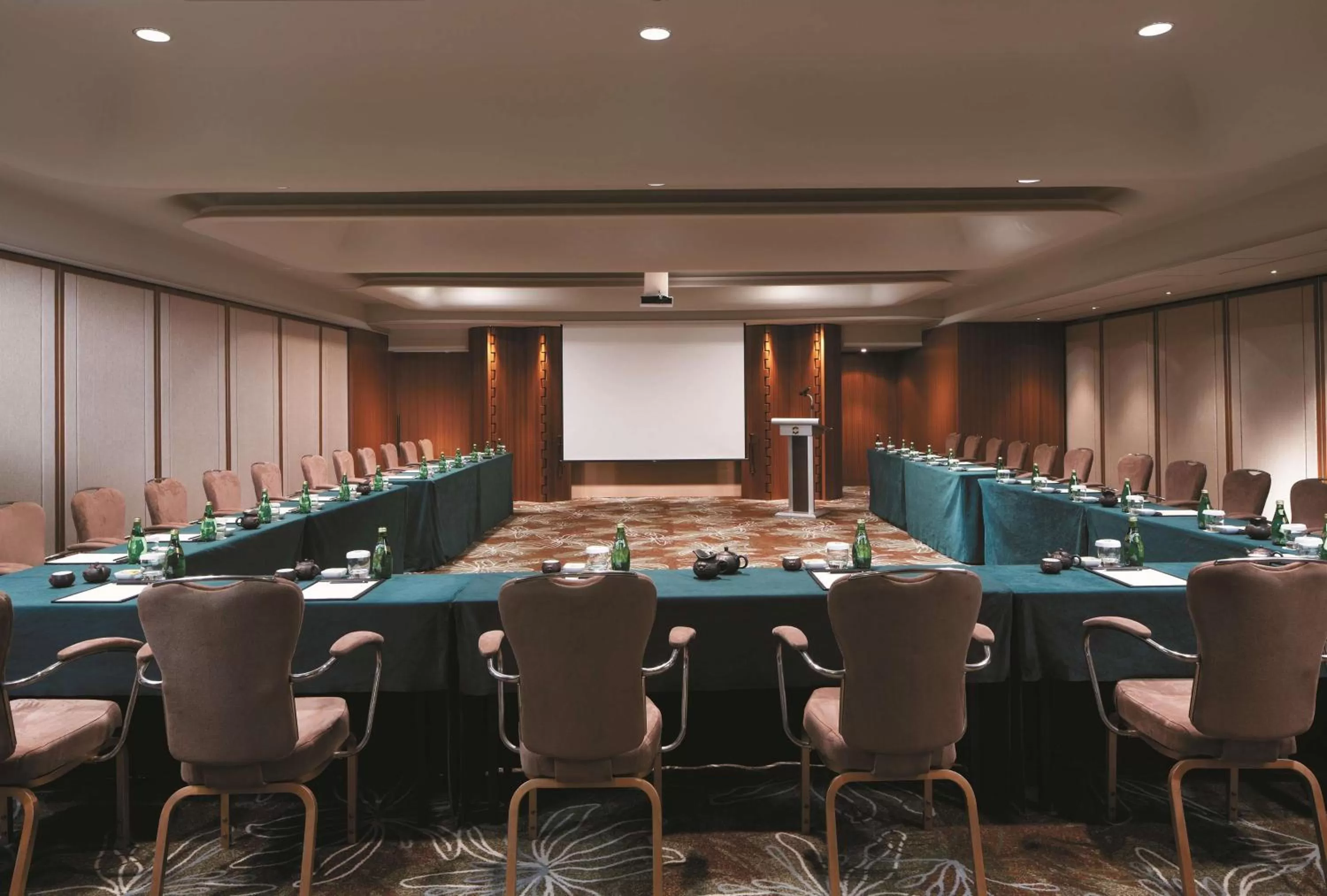 Photo of the whole room in Shangri-La Far Eastern Tainan