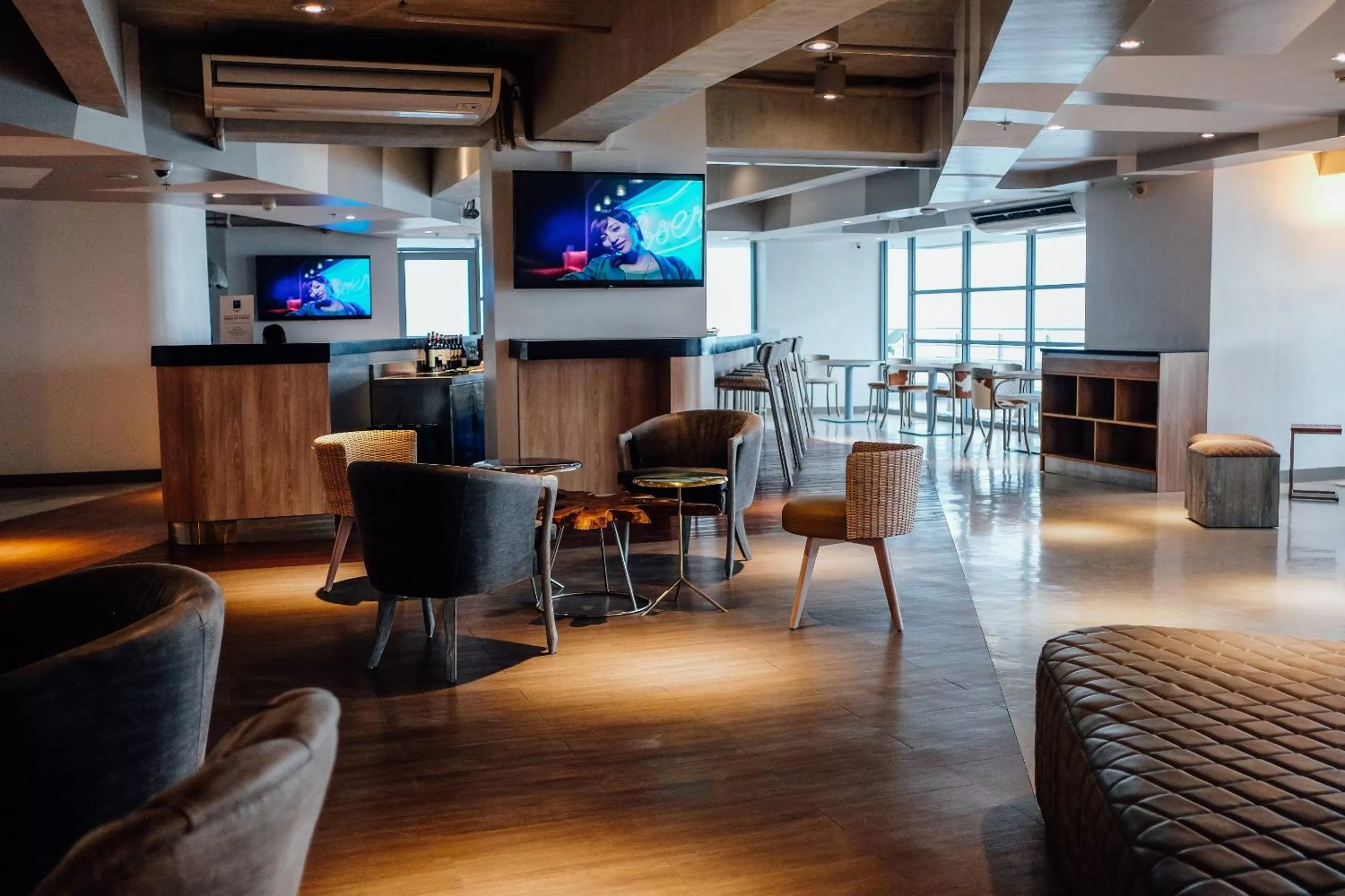 Lobby or reception in TRYP by Wyndham Mall of Asia Manila