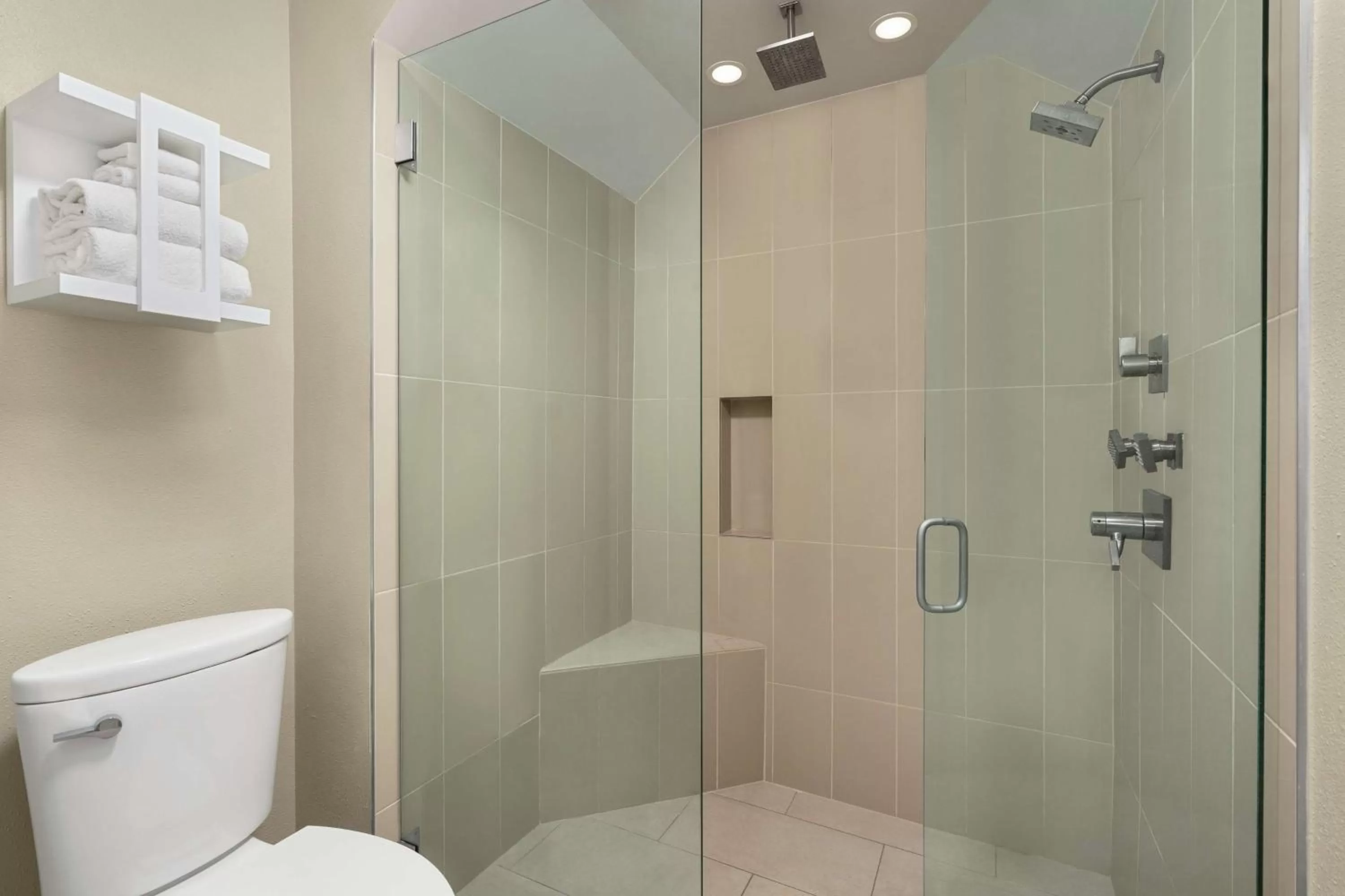 Bathroom in Hampton Inn Downtown / French Quarter Area