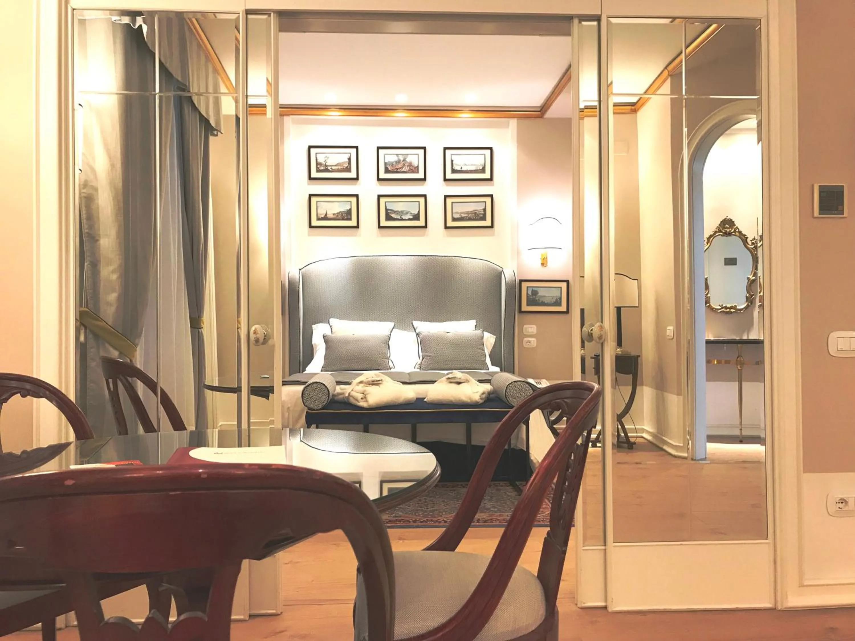 Photo of the whole room in Hotel Scapolatiello