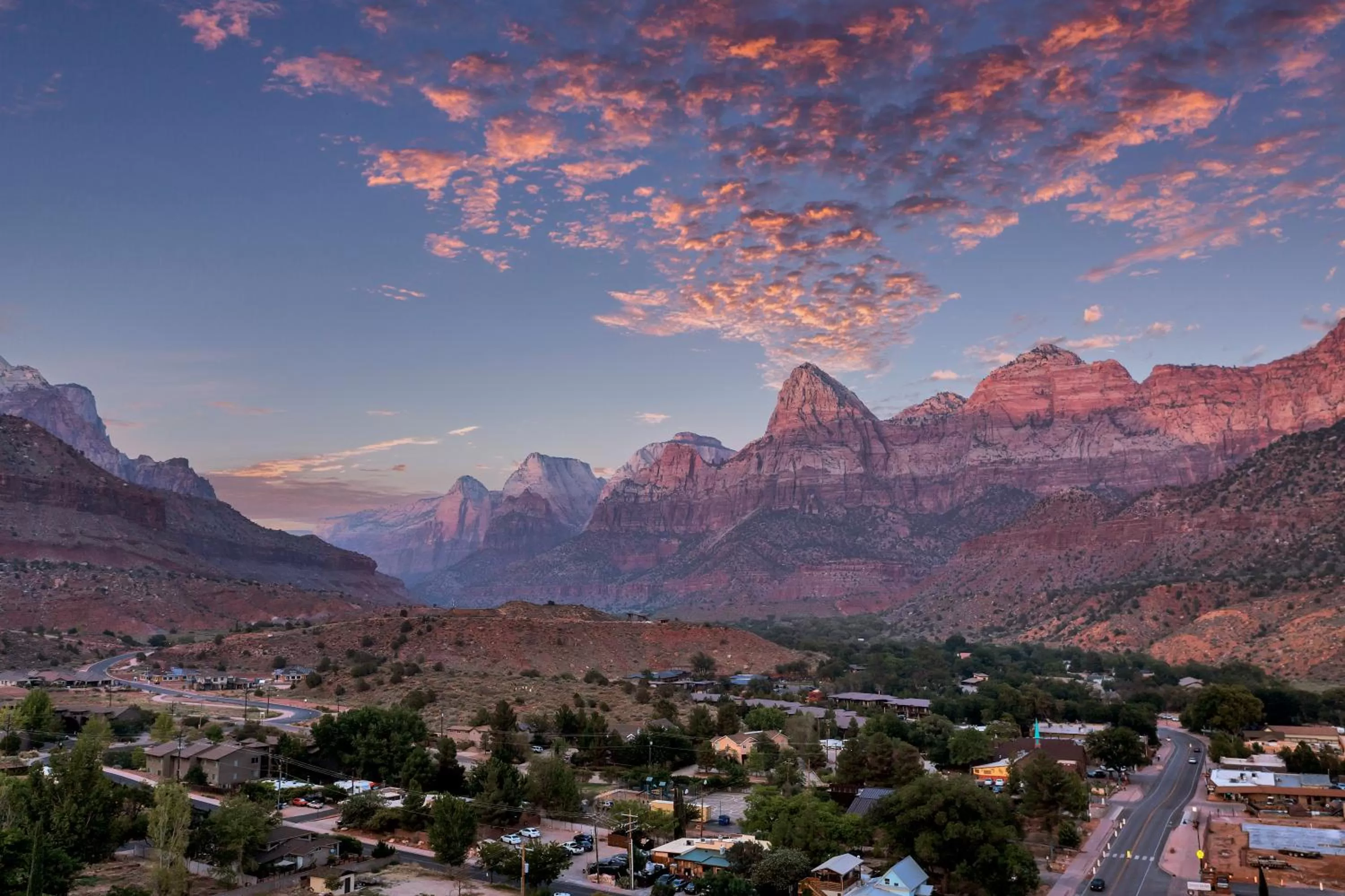 Mountain view in Red Rock Inn Cottages