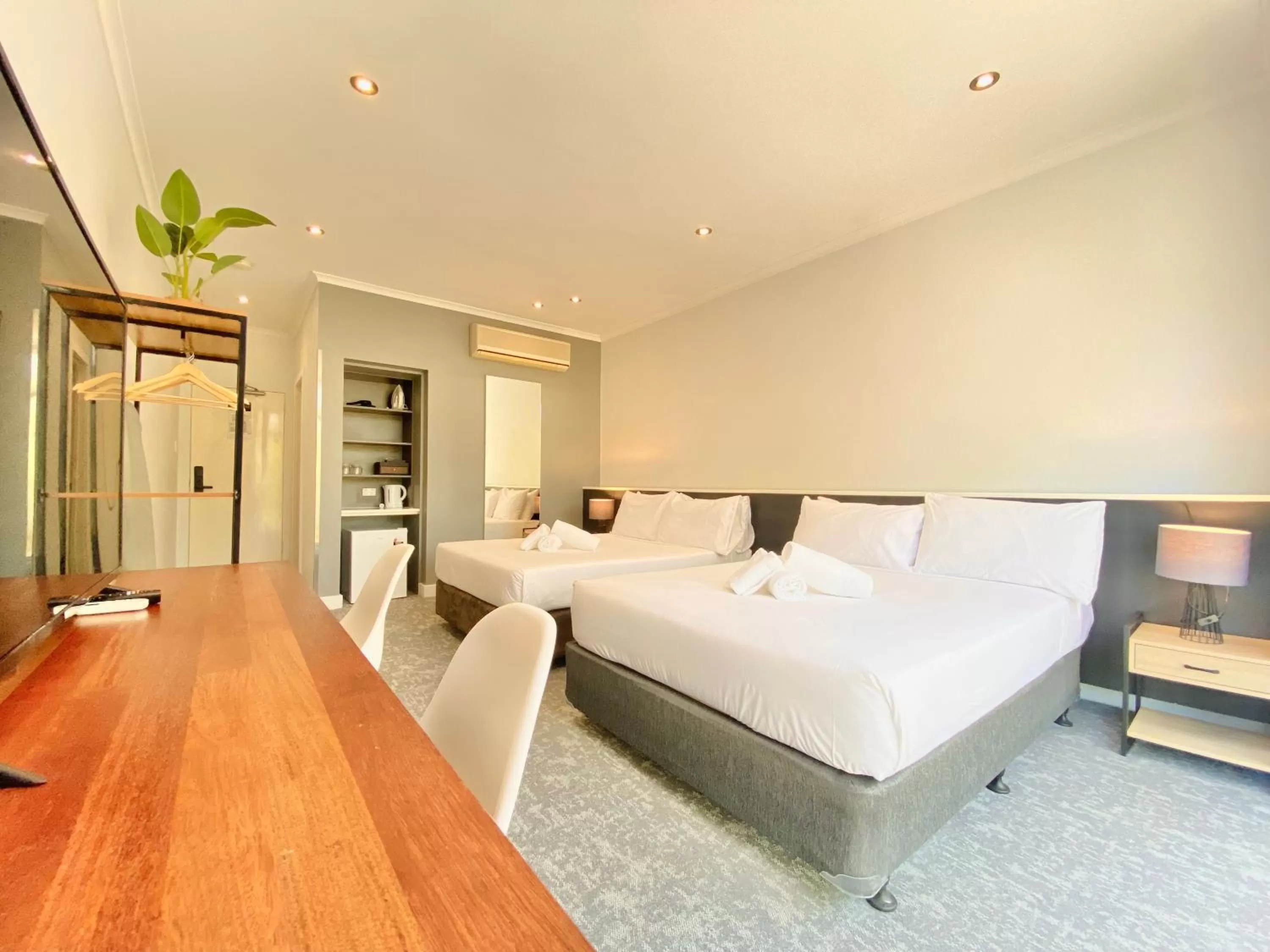 Bedroom in Carlton Hotel