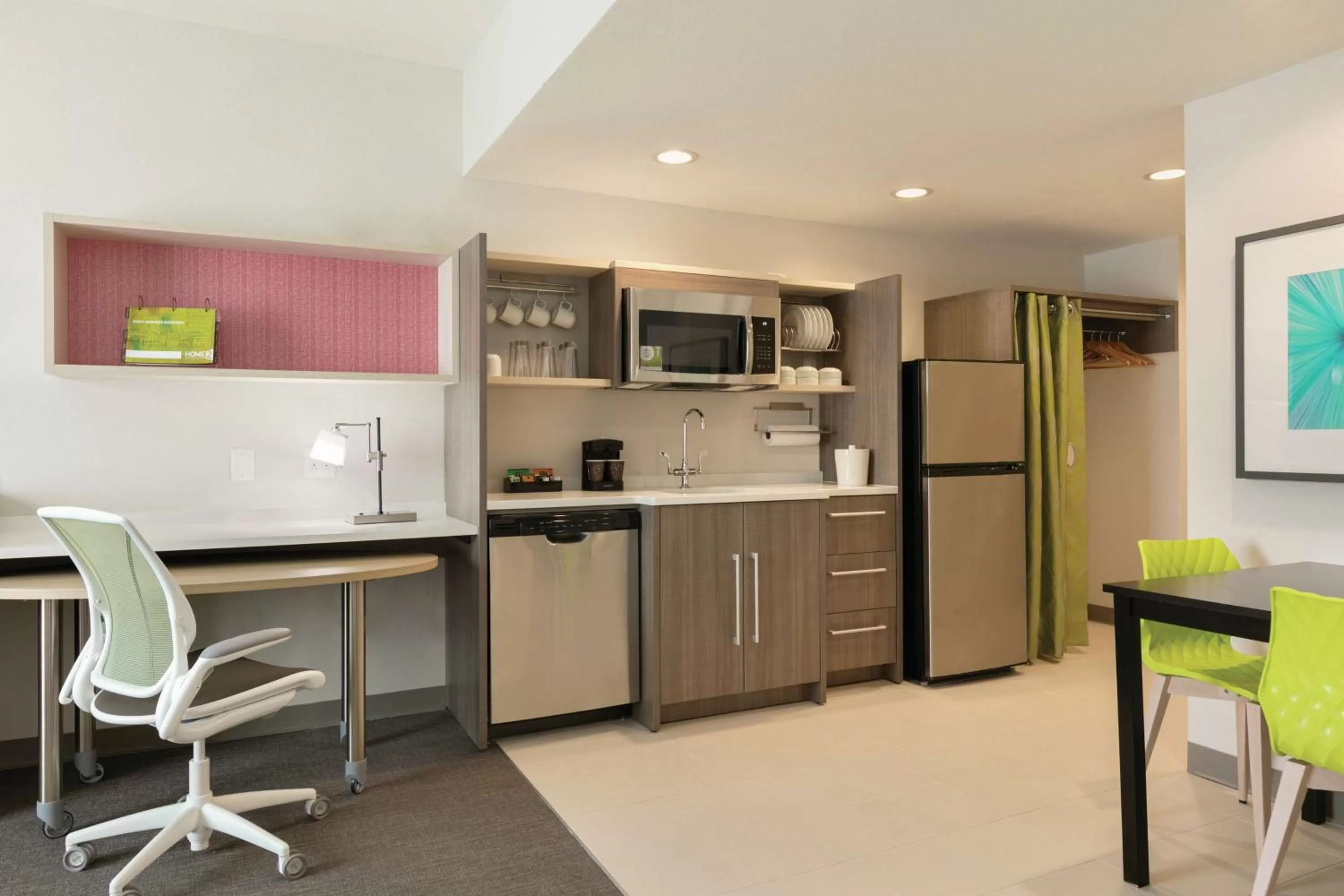 Kitchen or kitchenette in Home2 Suites By Hilton Williamsville Buffalo Airport