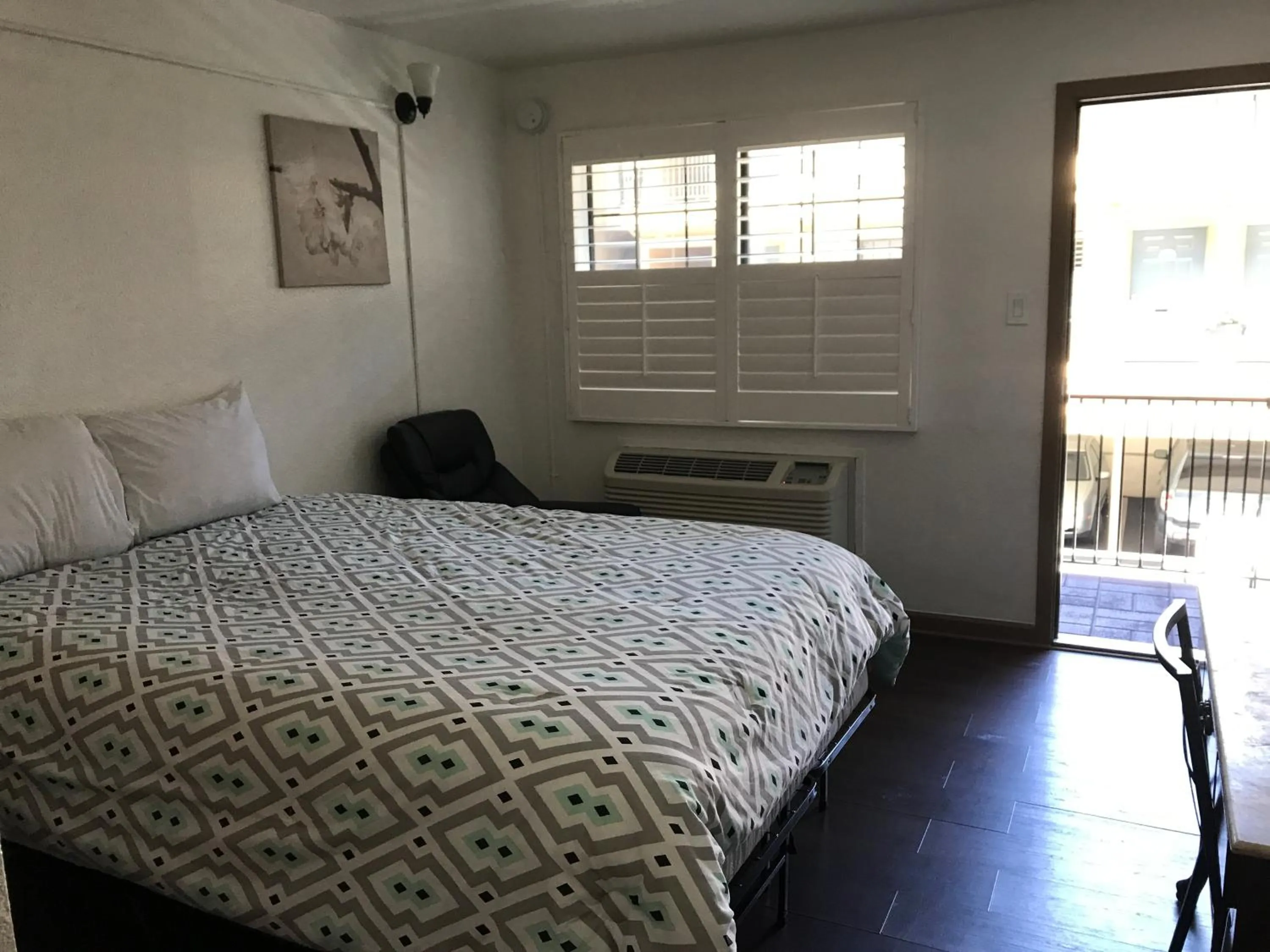 Bedroom, Bed in Westwind Lodge