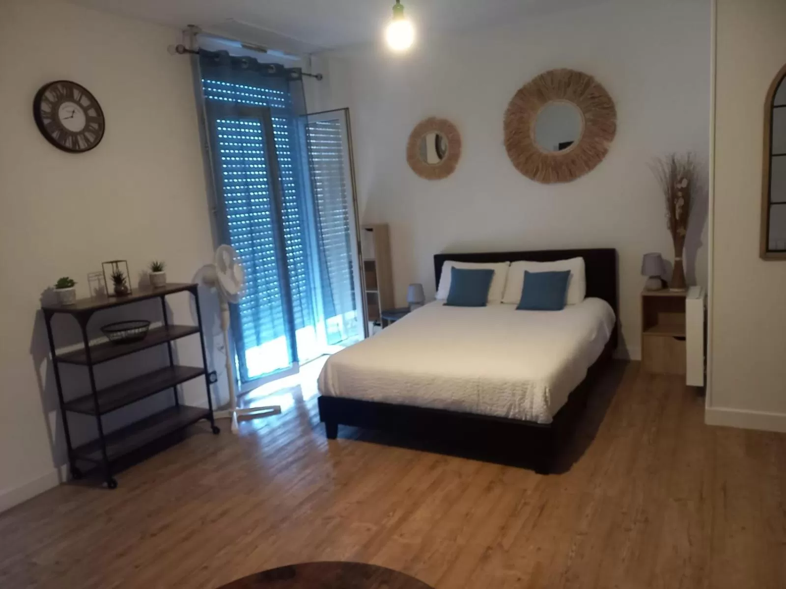 Photo of the whole room, Bed in Logis Hôtel La Résidence, Cognac Centre