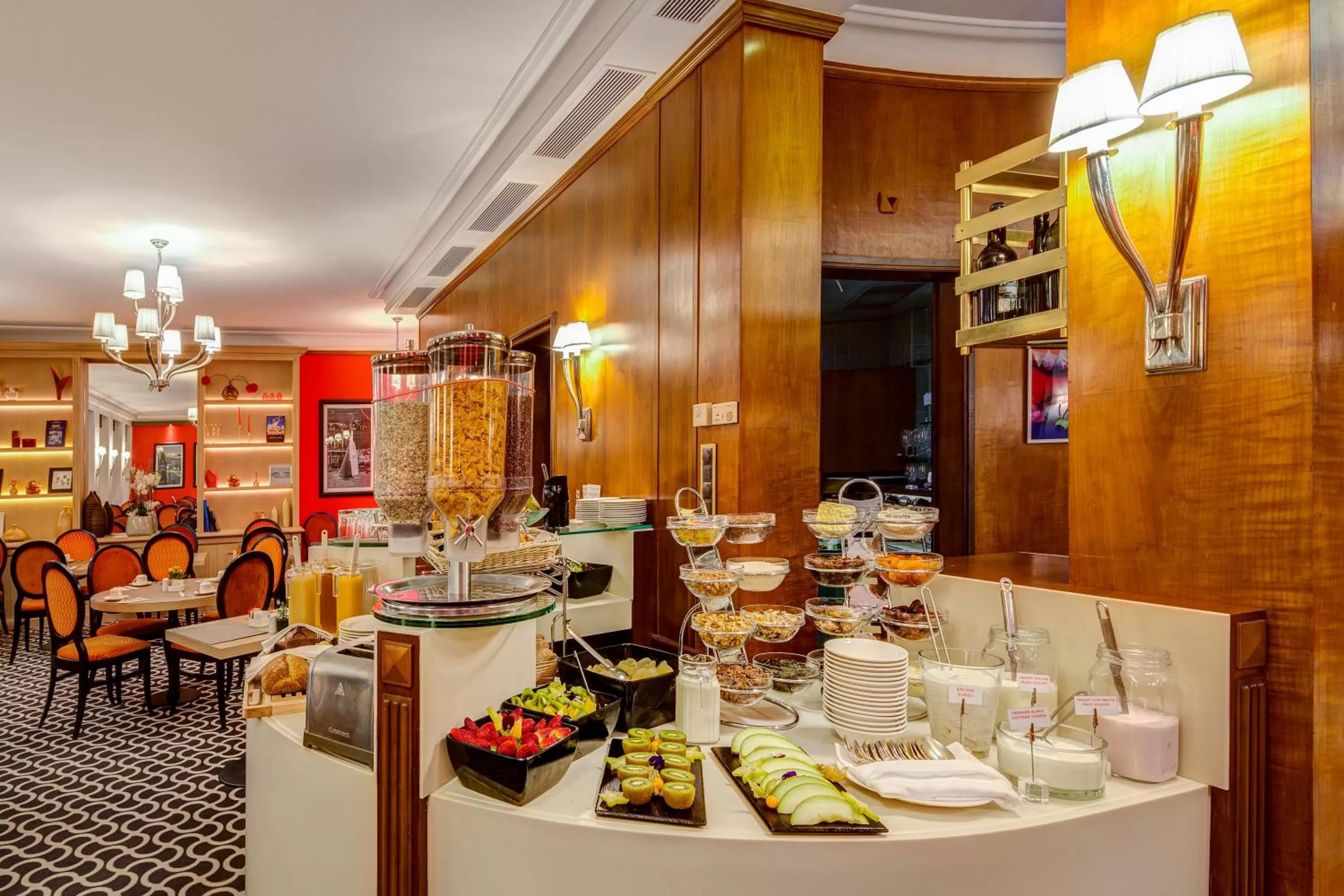 Restaurant/places to eat in Hotel Eden