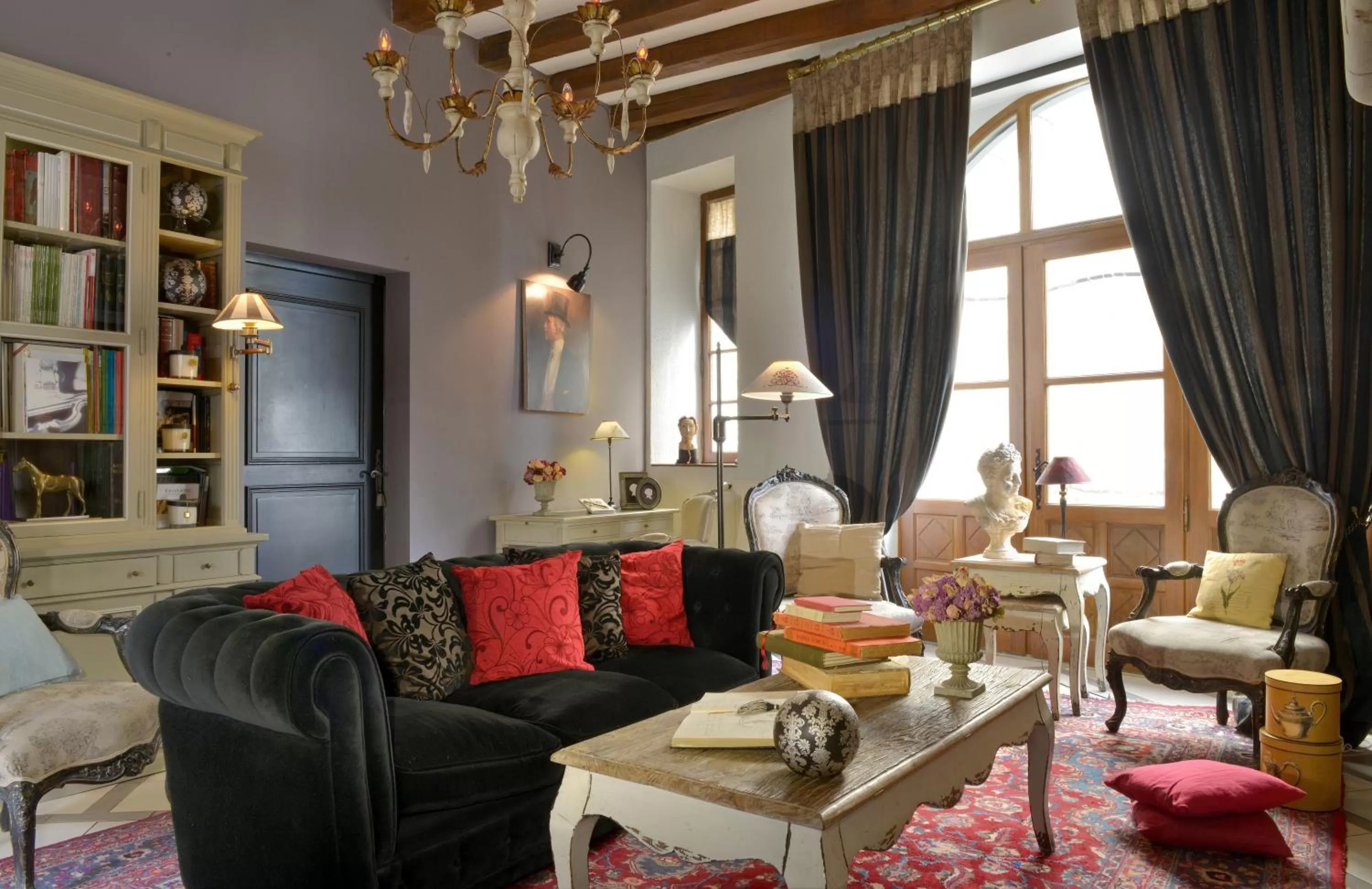 Communal lounge/ TV room in Hôtel Saint Pierre Boutique-Hôtel