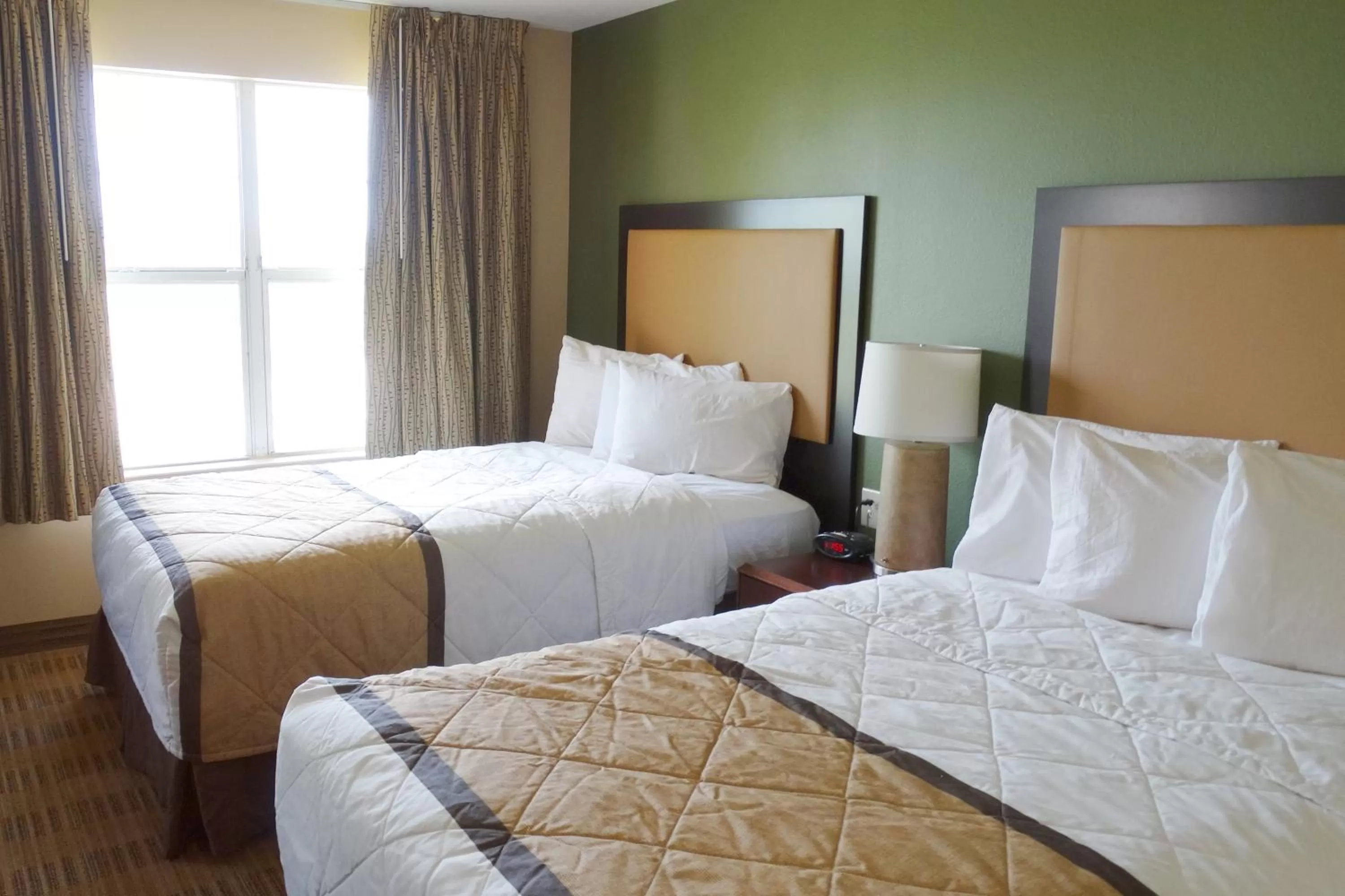 Bed in Extended Stay America Suites - Atlanta - Gwinnett Place