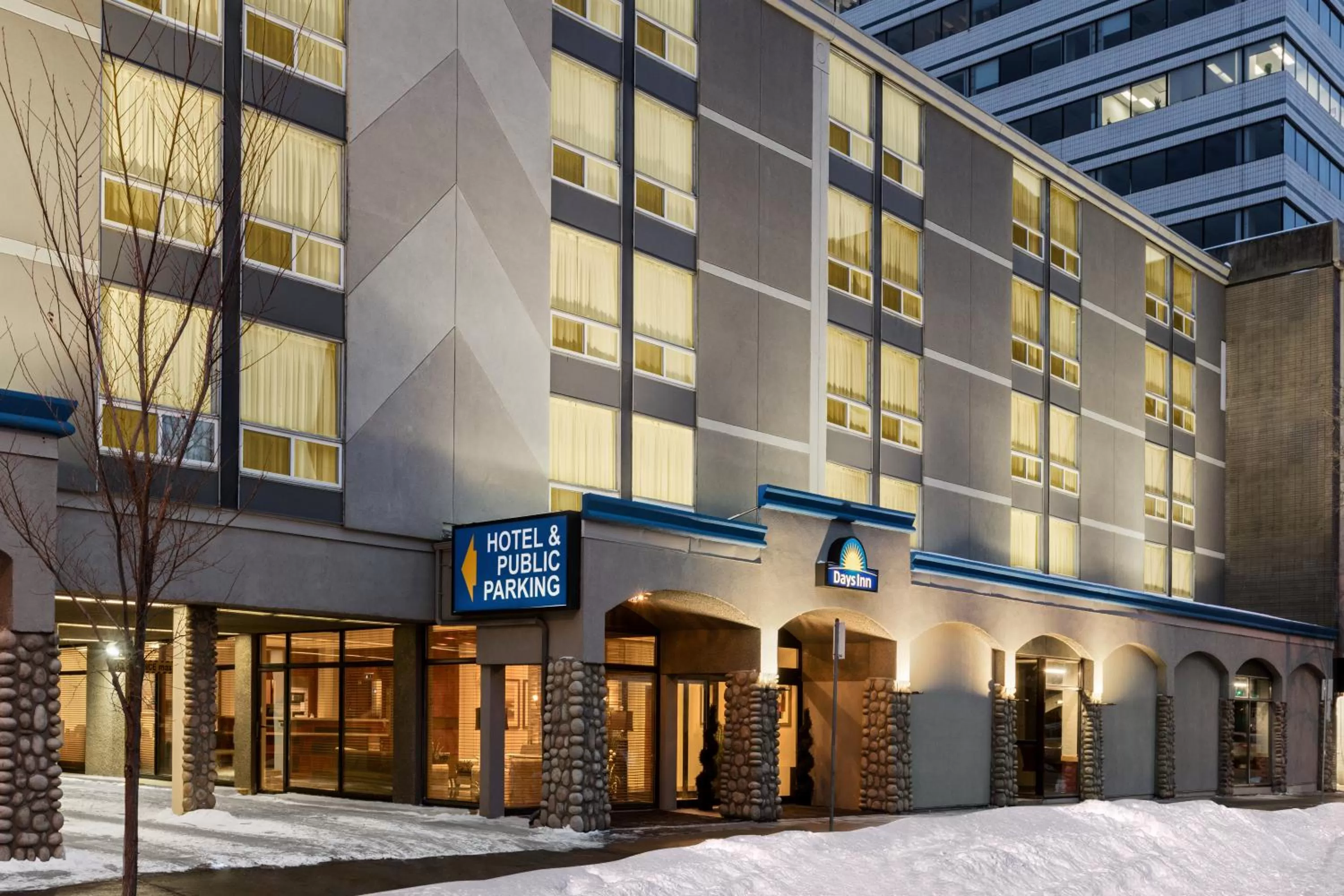 Facade/entrance in Days Inn by Wyndham Edmonton Downtown