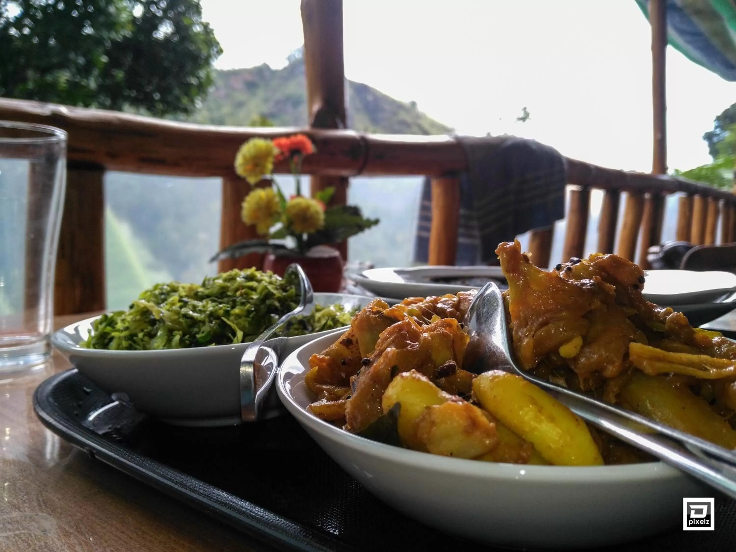 Breakfast in Ella River Face Inn