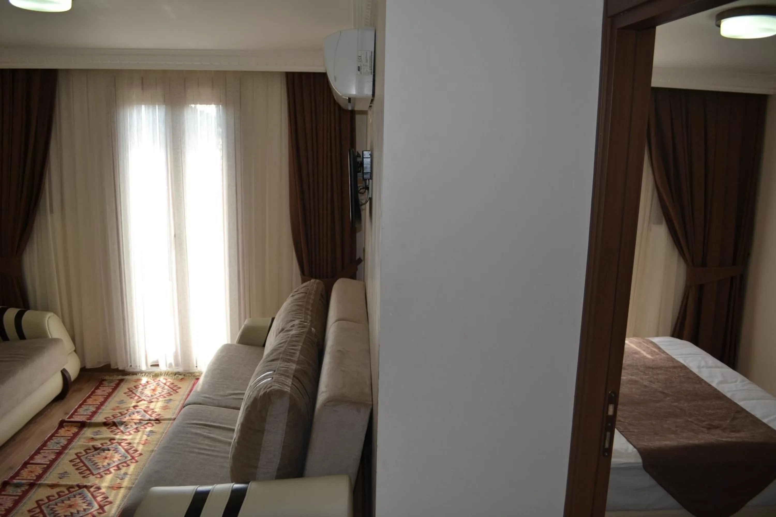Living room in New Fatih Hotel