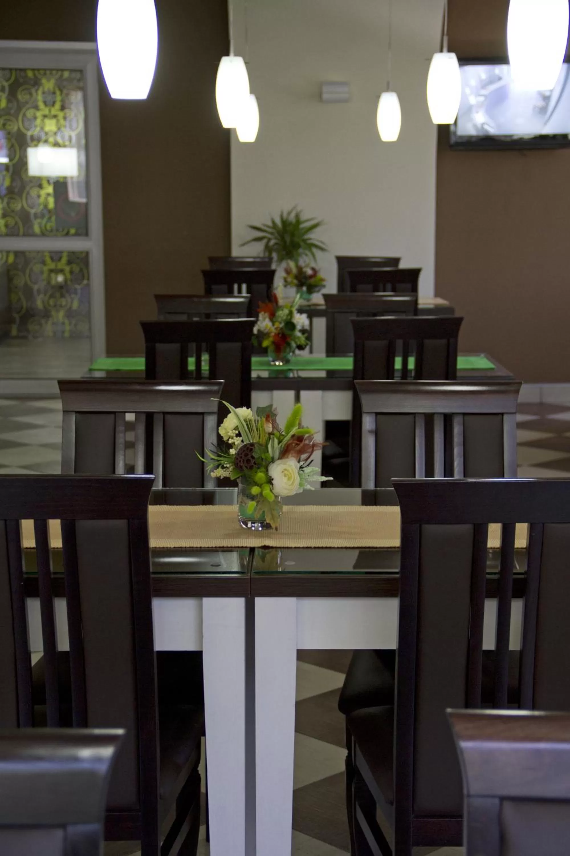 Restaurant/places to eat in Garni Hotel Tri O