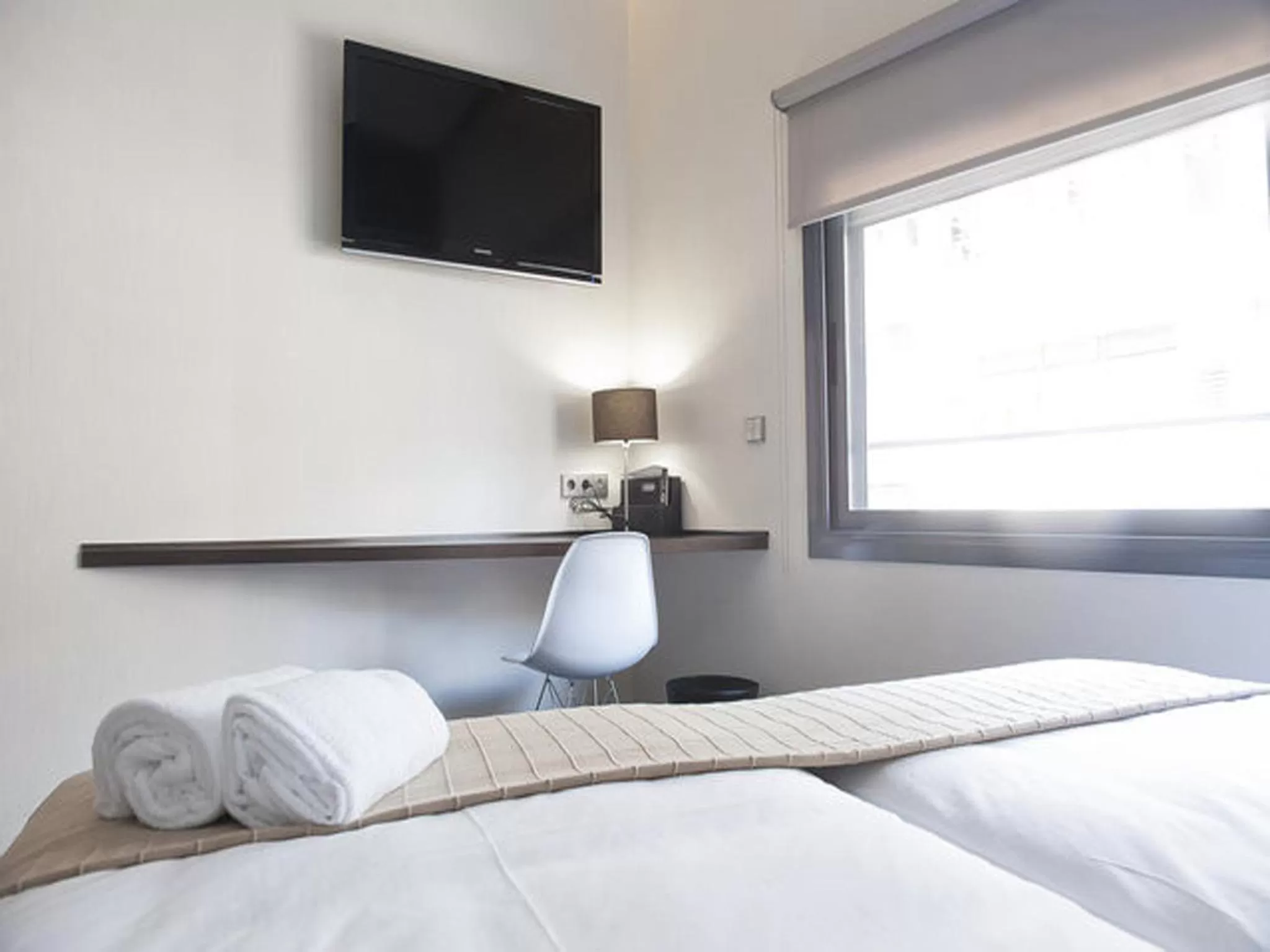 Bed in Barcelona Fifteen central Aparthotel